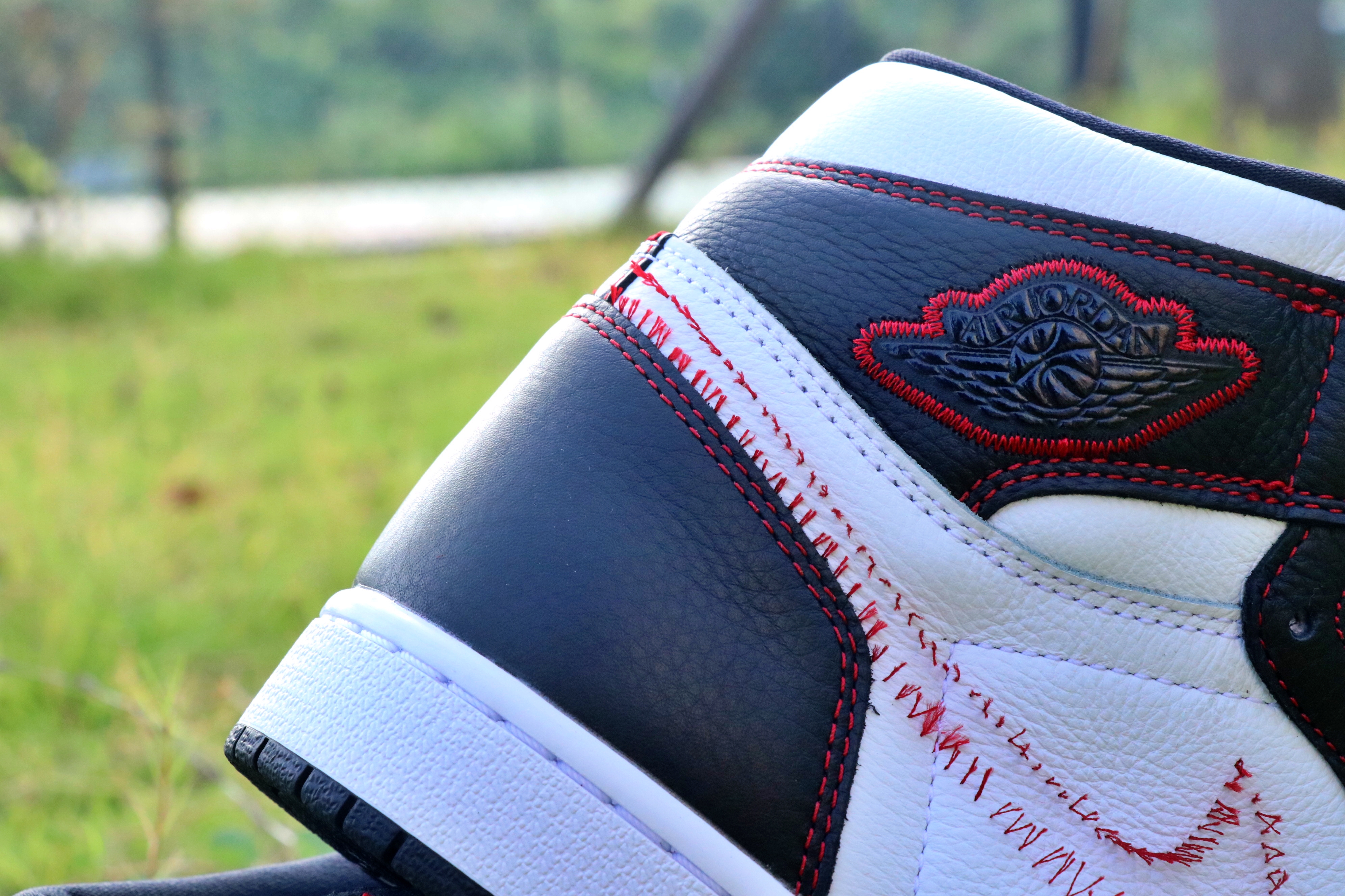 AIR JORDAN 1 RETRO HIGH OG 'DEFIANT'