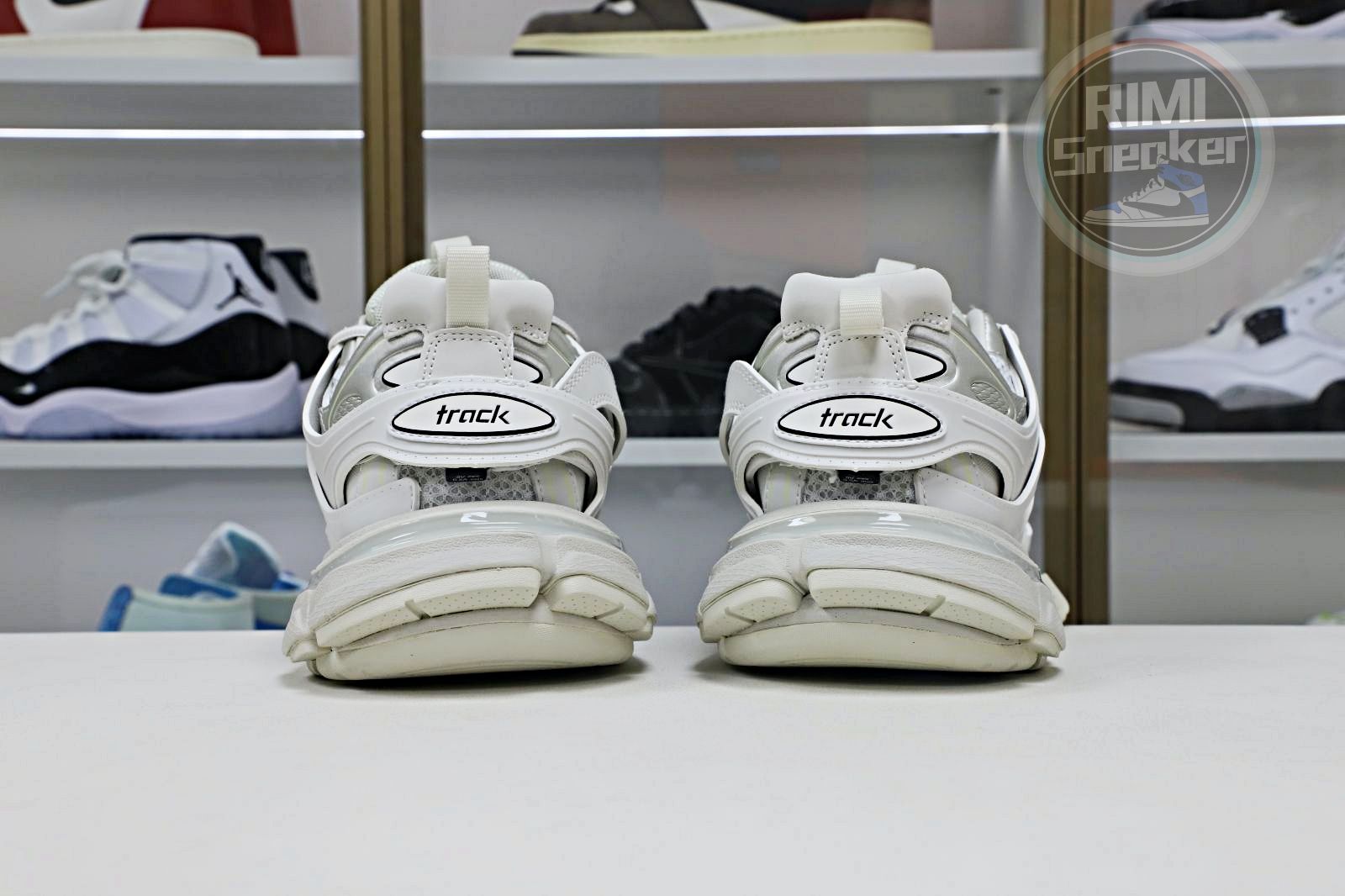 Balenciaga all sizes still in stock! Please contact customer service on iMessage/WhatsApp to purchase! BLGA  Track（LED）