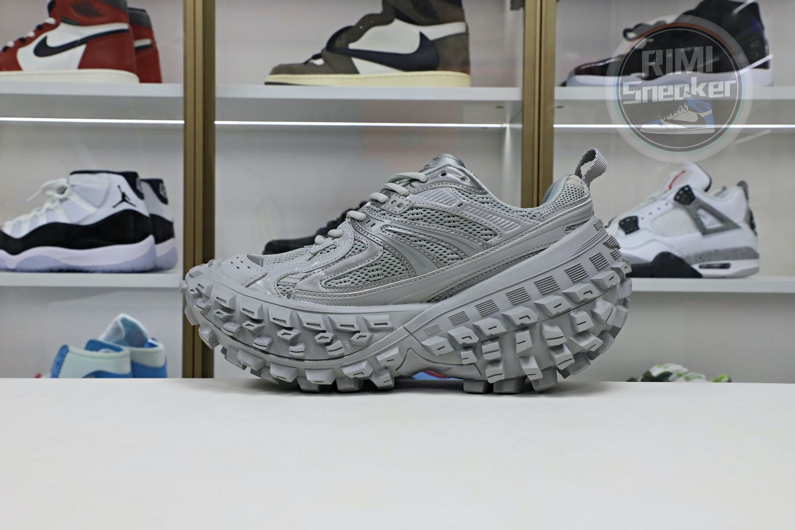 Balenciaga all sizes still in stock! Please contact customer service on iMessage/WhatsApp to purchase! BLGA  Defender
