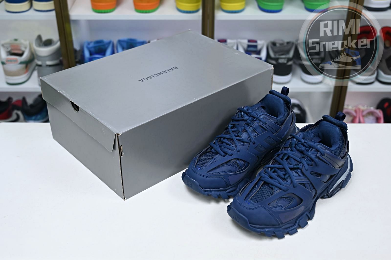 Balenciaga all sizes still in stock! Please contact customer service on iMessage/WhatsApp to purchase! BLGA  Track（LED）