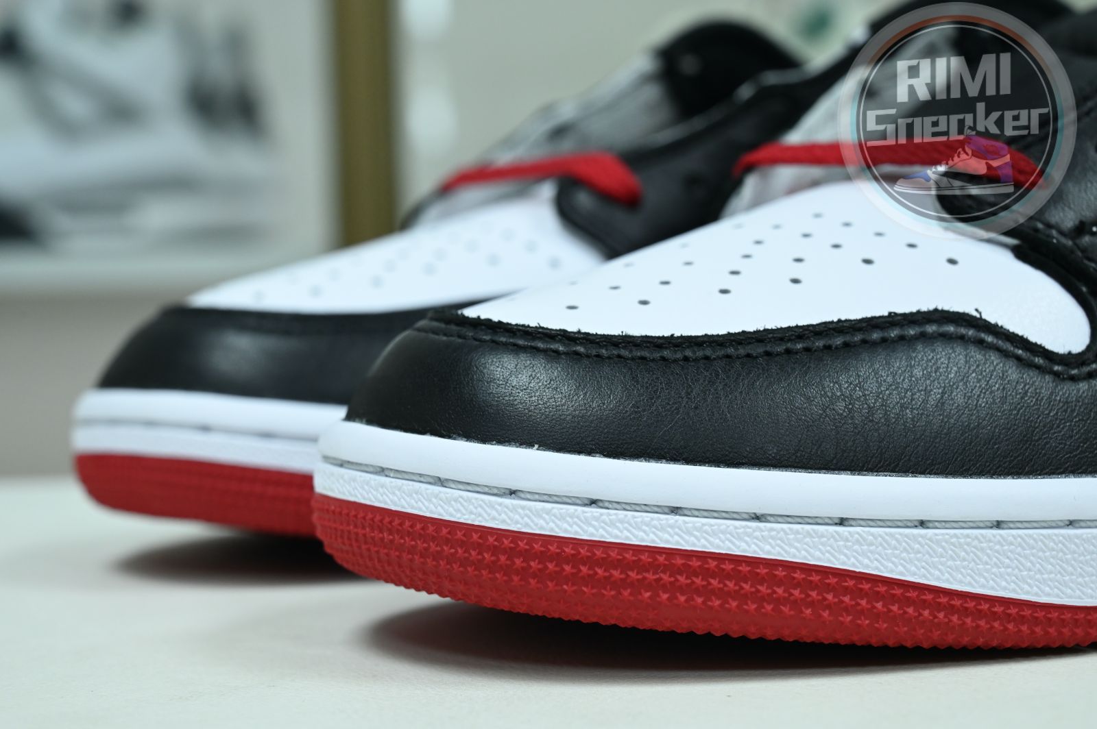 Jordan Air Jordan 1 Low OG "Black Toe"'