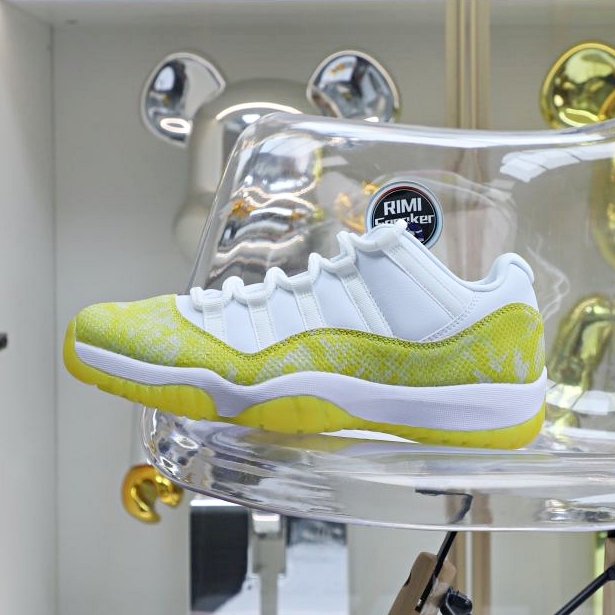 Air Jordan 11 Retro Low"Yellow Snakeskin"