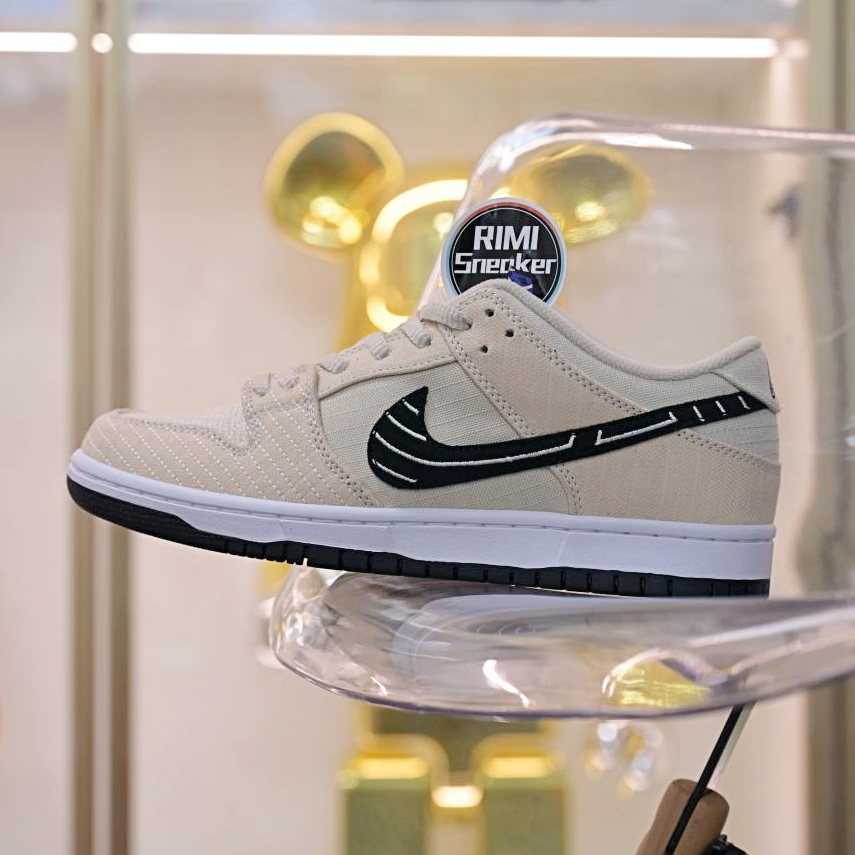 Albino & Preto x Nike Dunk SB Low Pro "Pearl White"
