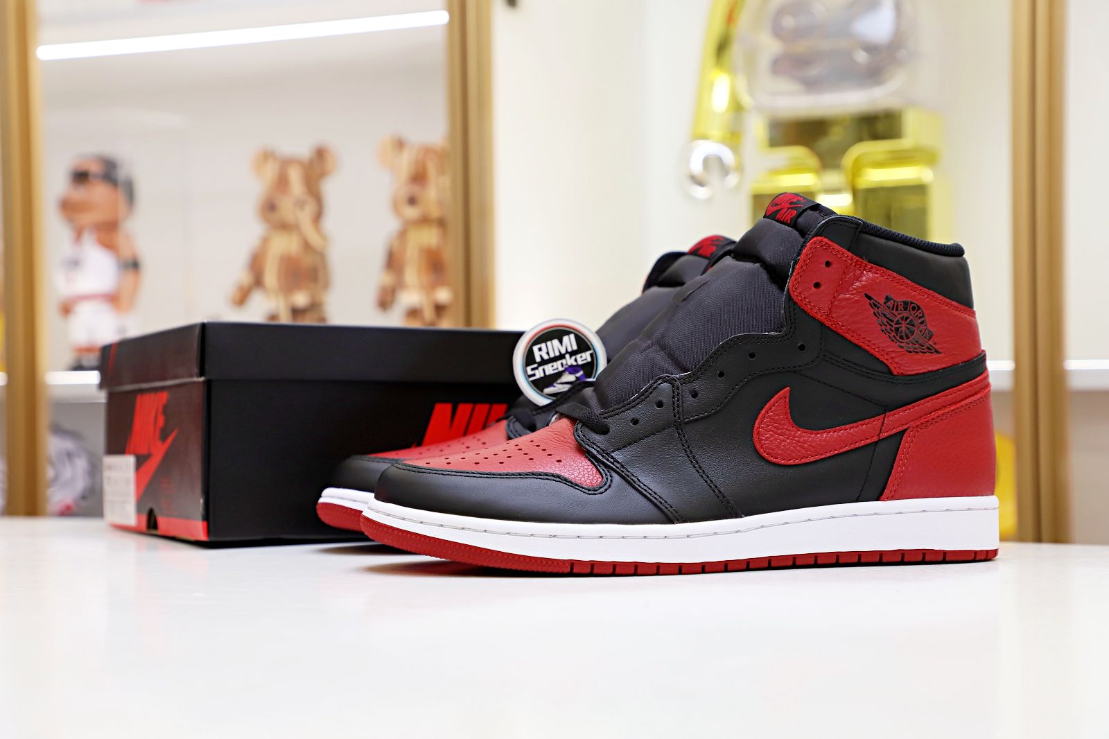 AIR JORDAN 1 RETRO HIGH OG 'BRED'