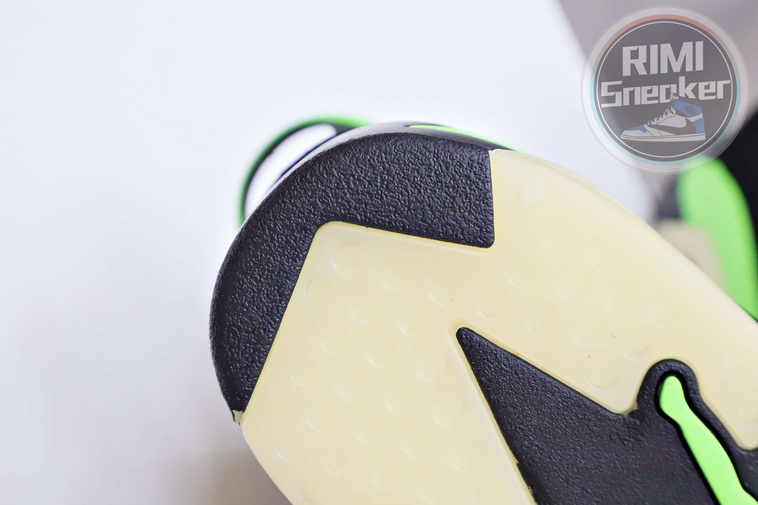 AIR JORDAN 6 RETRO 'ELECTRIC GREEN'