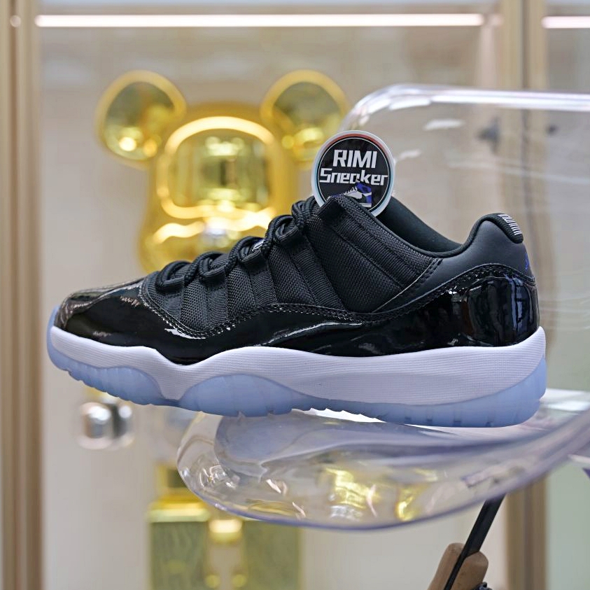 Air Jordan 11 Low "Space Jam"