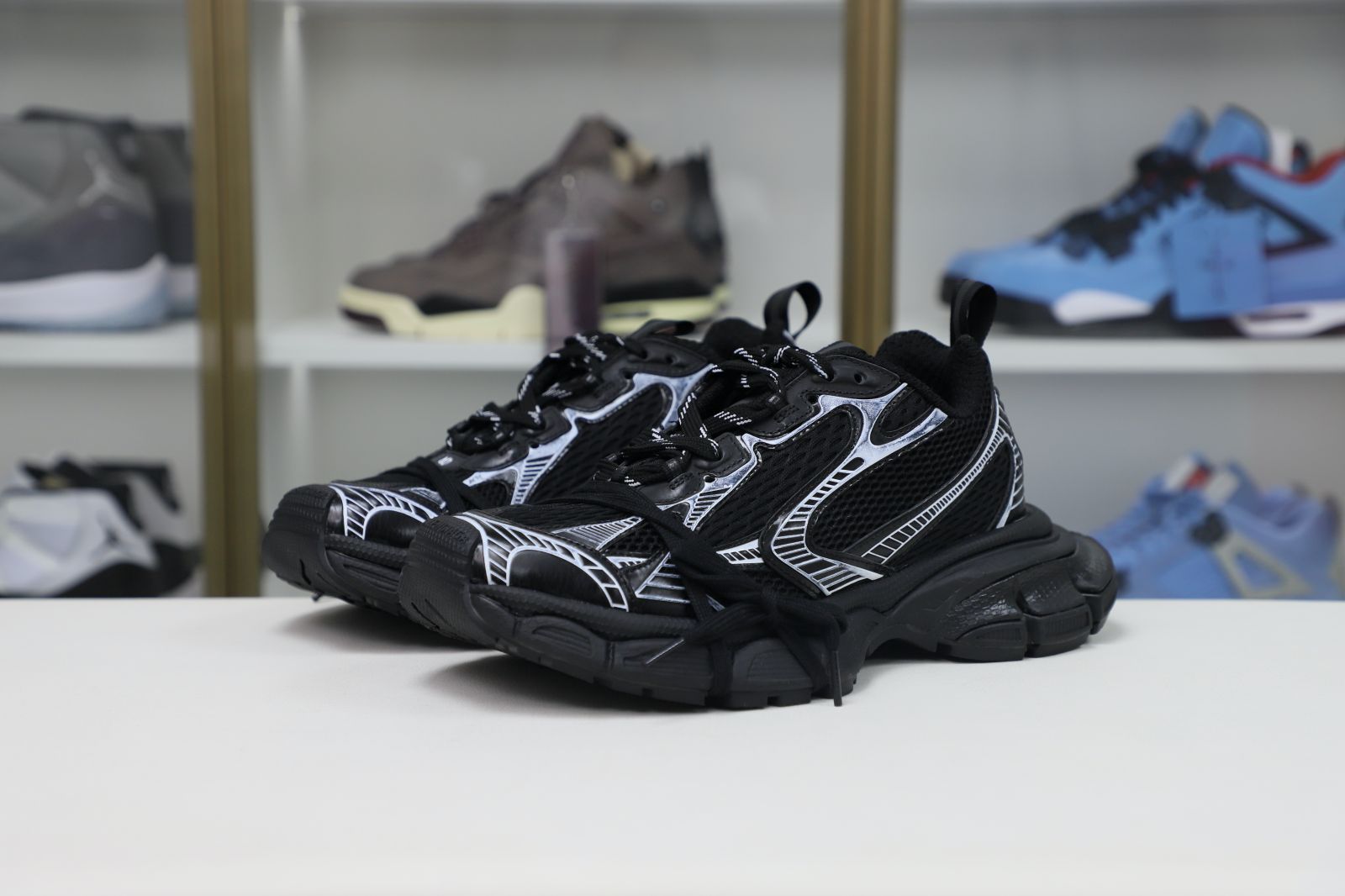Balenciaga all sizes still in stock! Please contact customer service on iMessage/WhatsApp to purchase!  BLGA  3XL