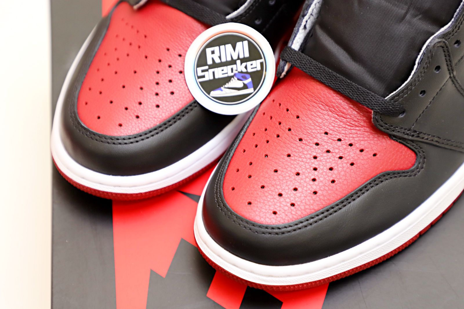 AIR JORDAN 1 RETRO HIGH OG 'BRED'