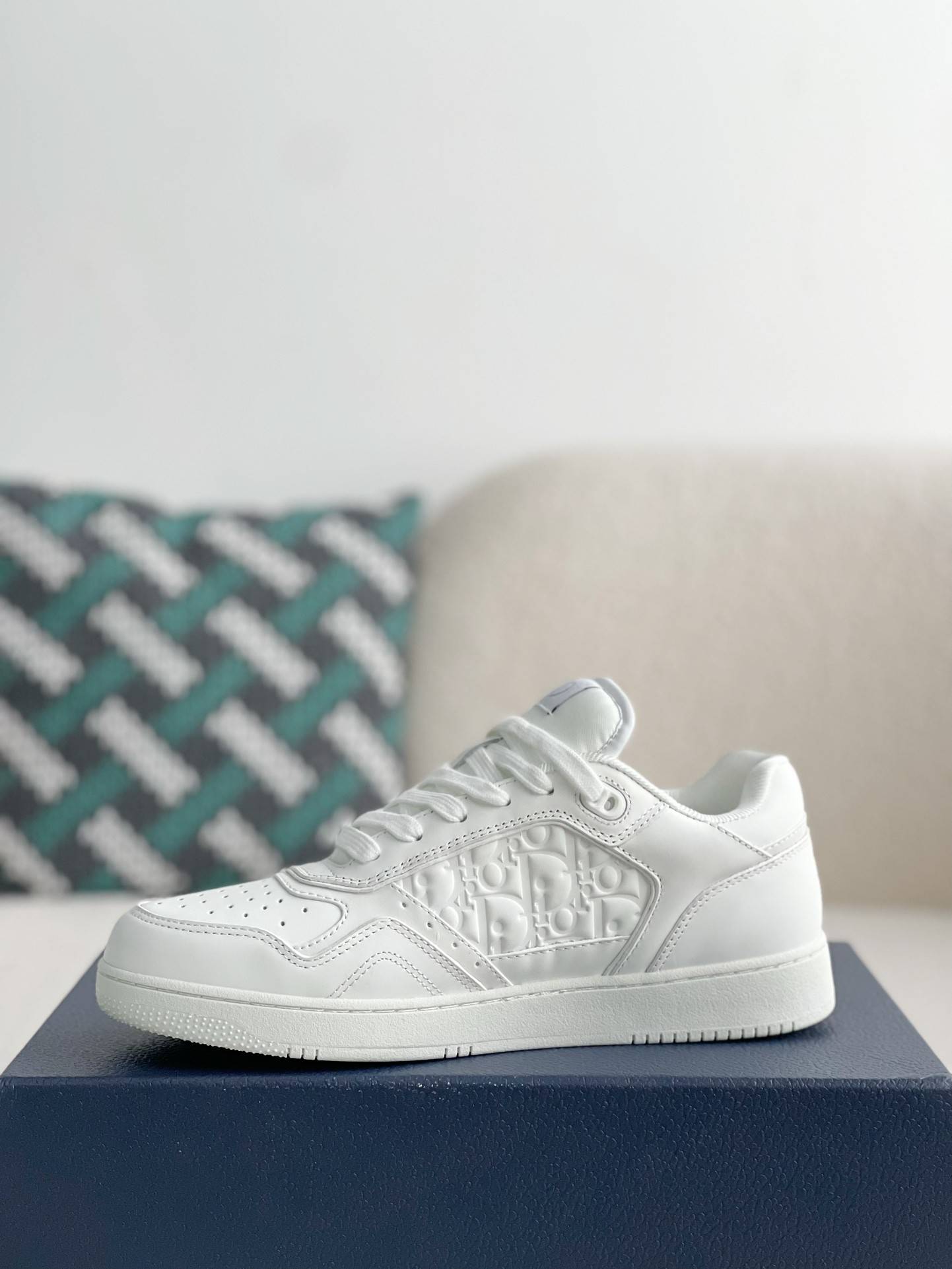 D*OR New B27 Sneaker