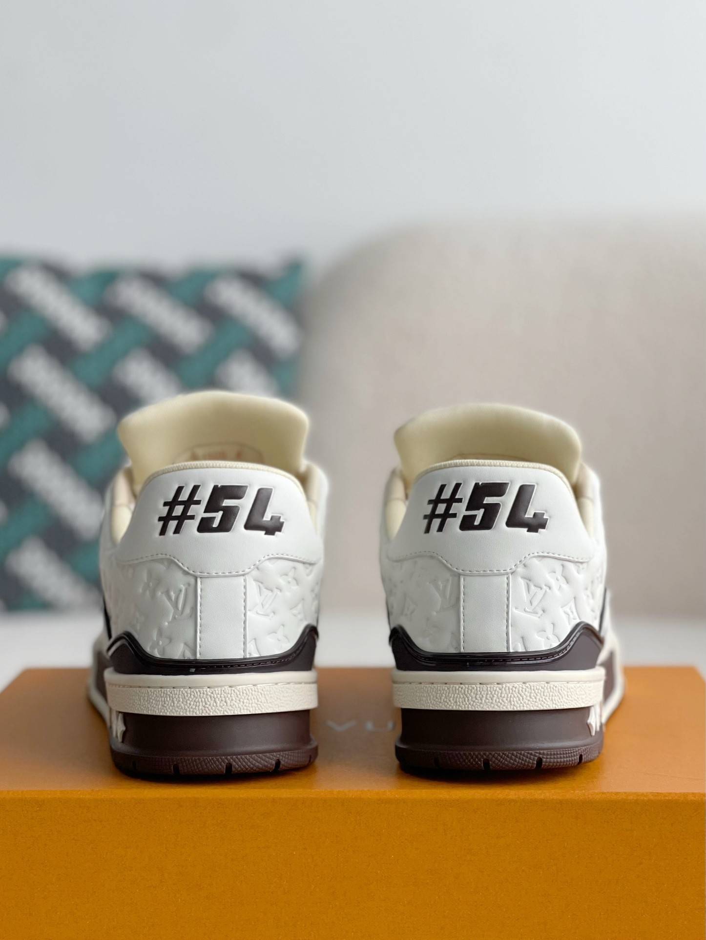 L*V SNEAKERS_