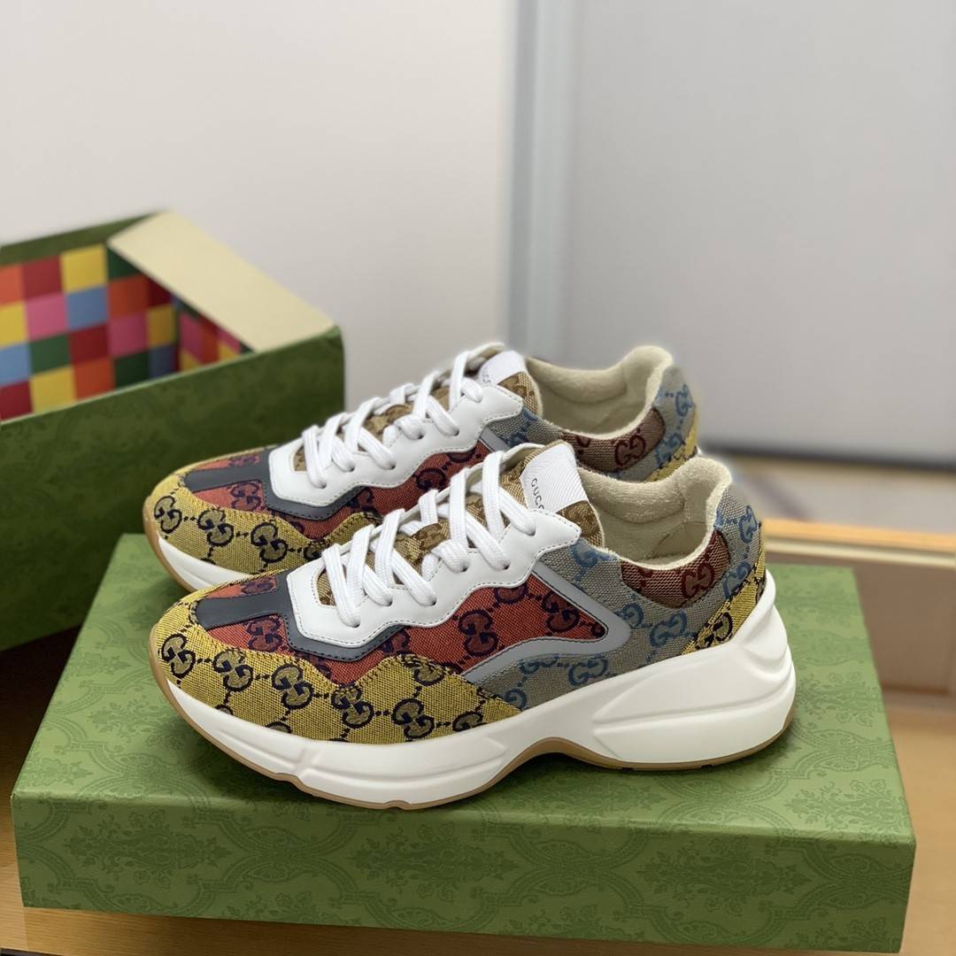GU*IRetro Clunky Sneaker