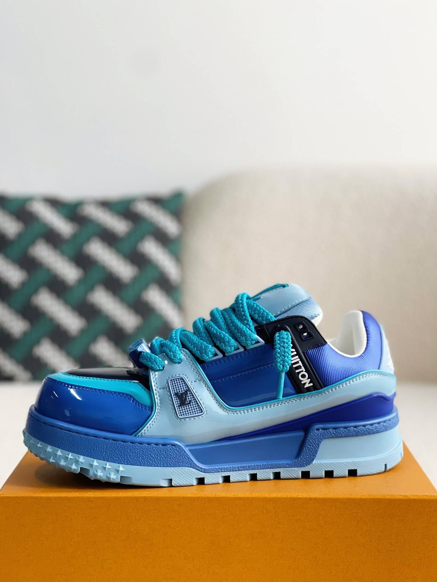 L*V TRAINER MAXI  SNEAKERS
