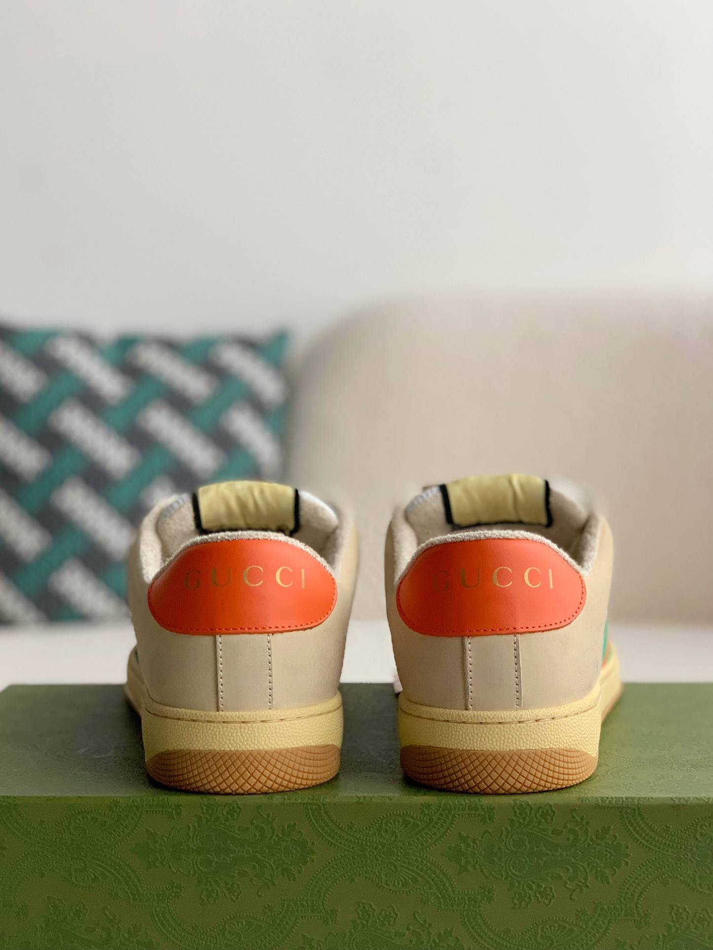 GU*IDirty shoes