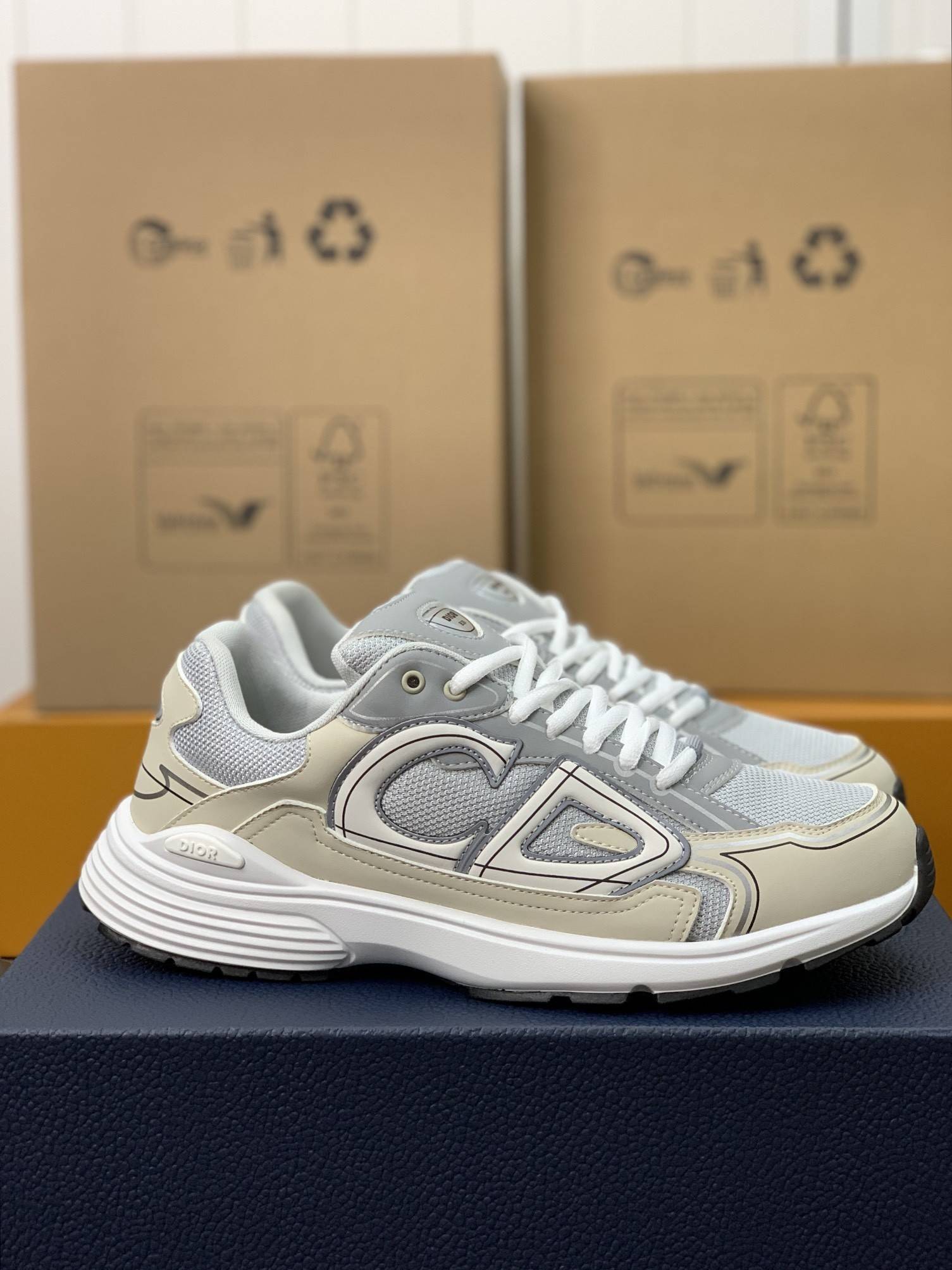 D*OR NEW ARRIVAL B30 Clunky Sneaker