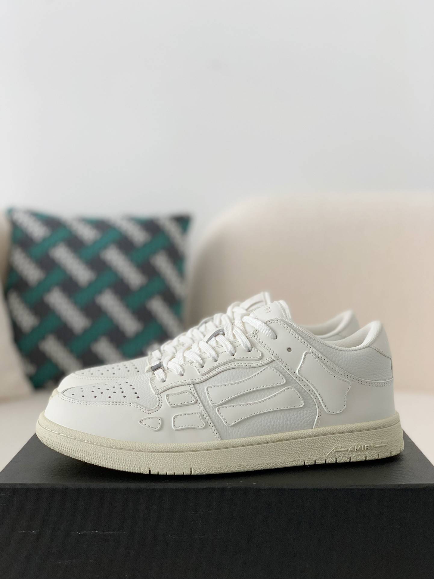 A*RI Bone Sneakers