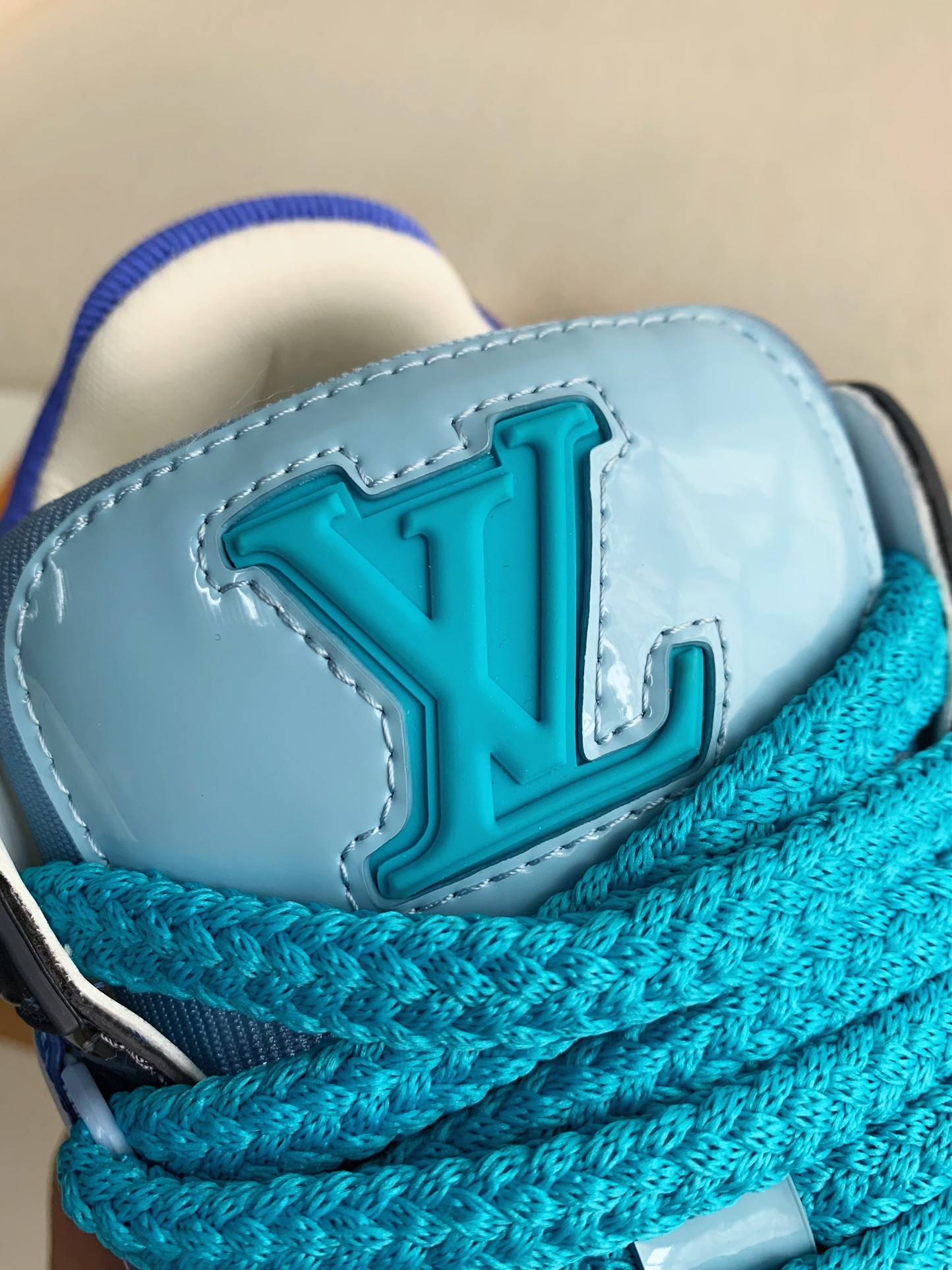 L*V TRAINER MAXI  SNEAKERS