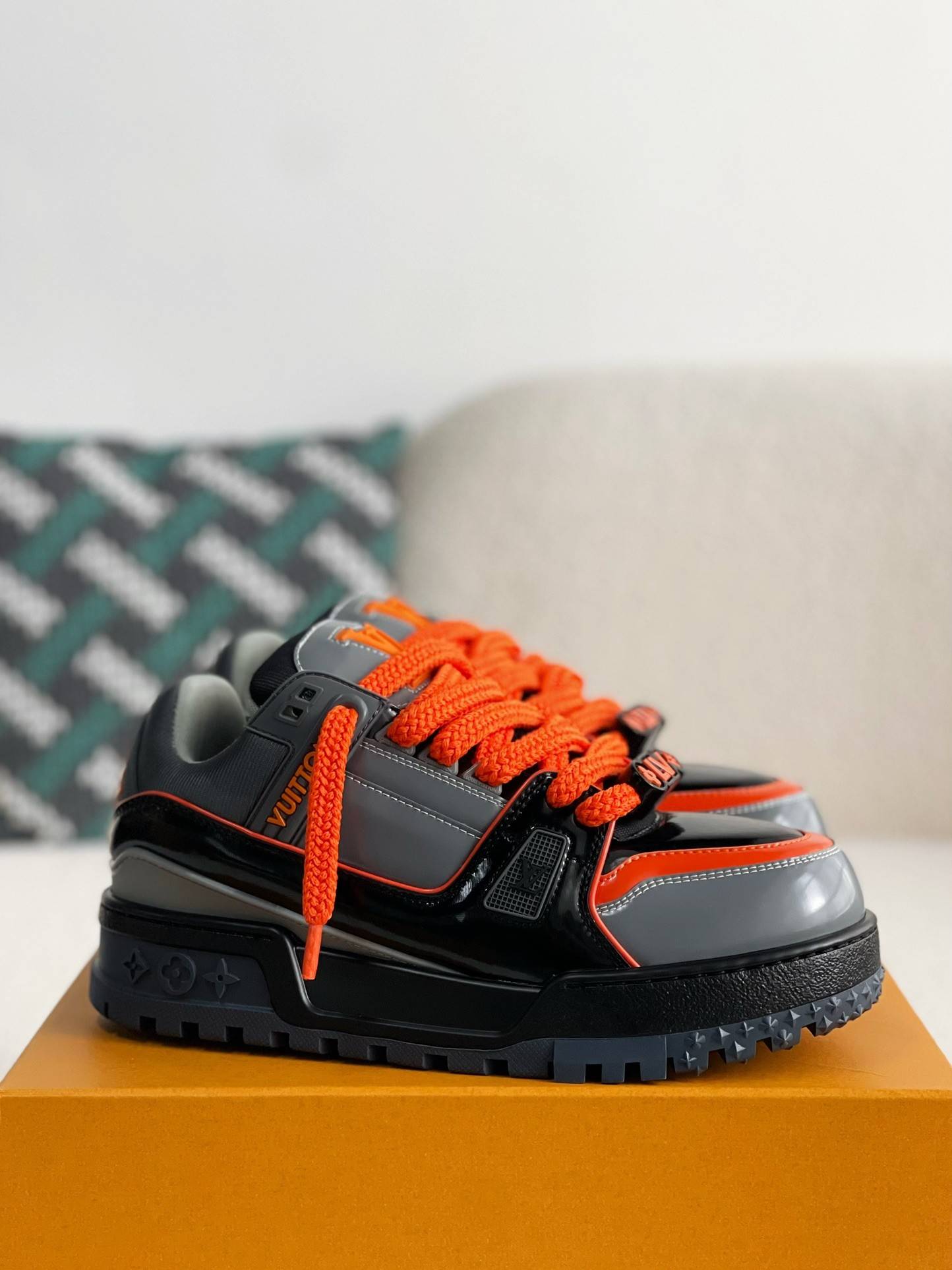 L*V TRAINER MAXI SNEAKERS
