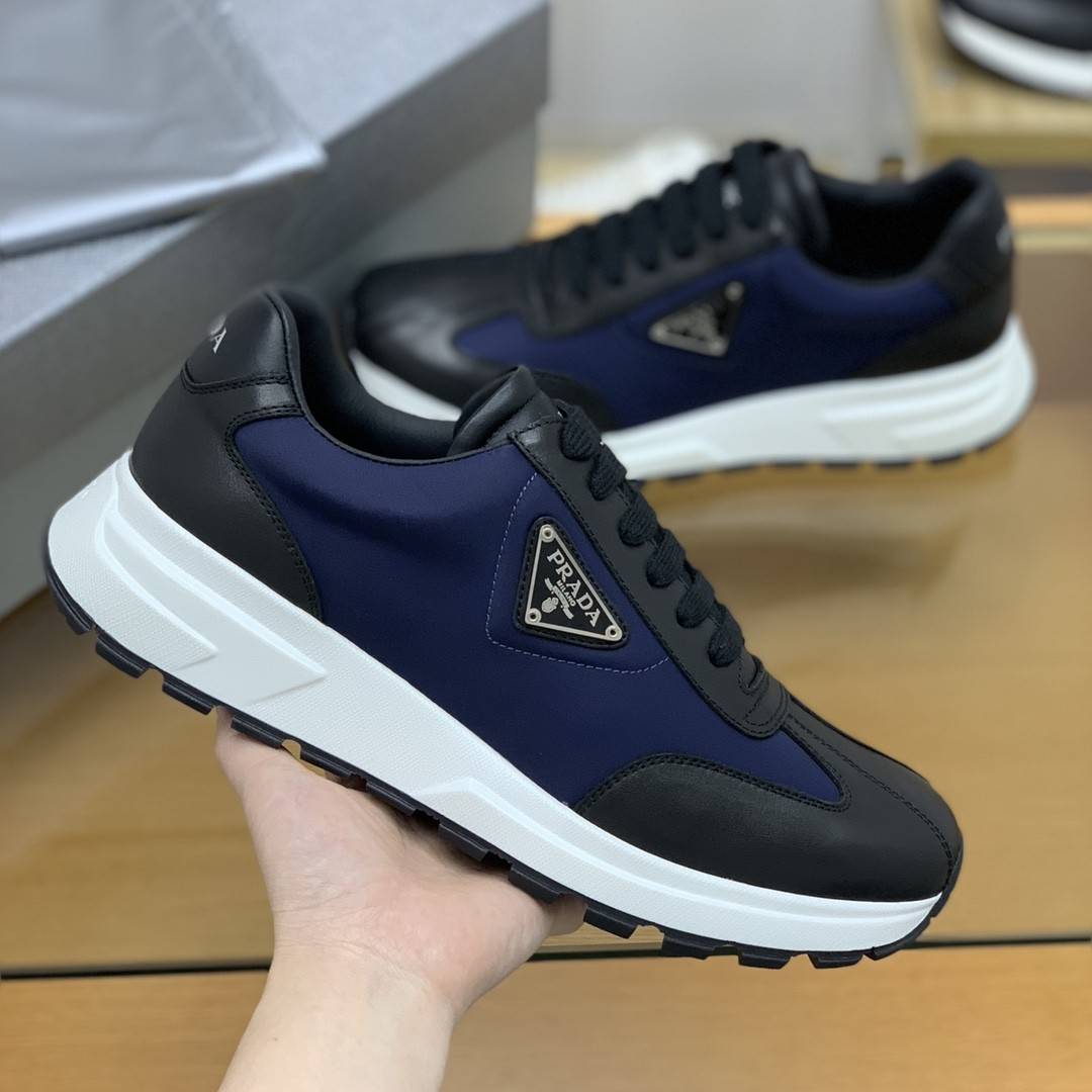 P*DA Sneakers