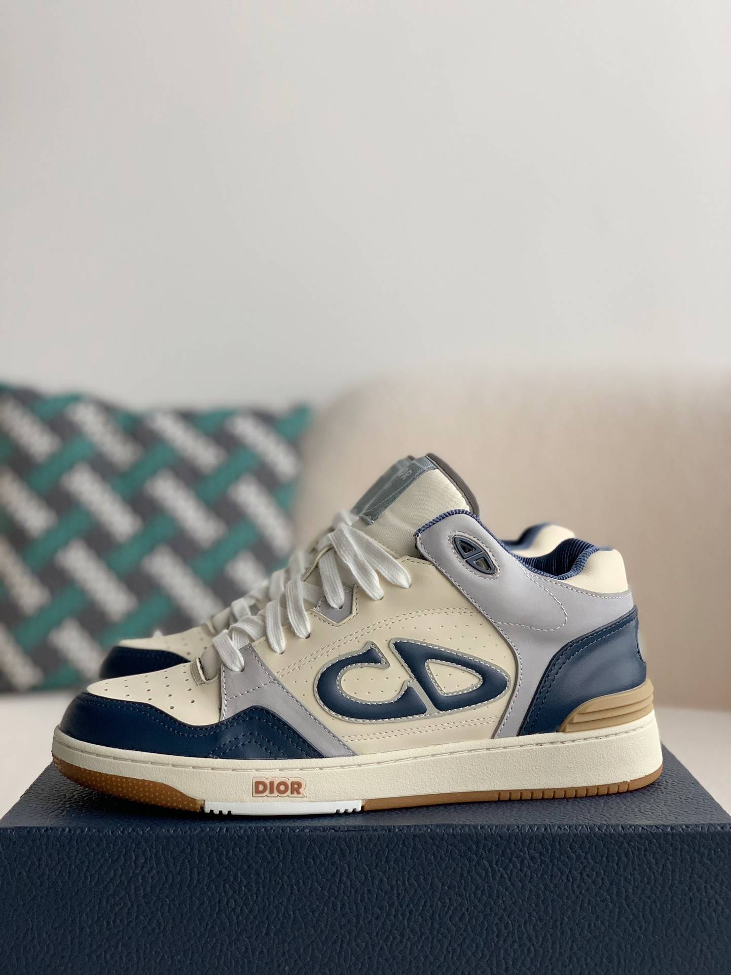 D*OR B57 New Sneaker