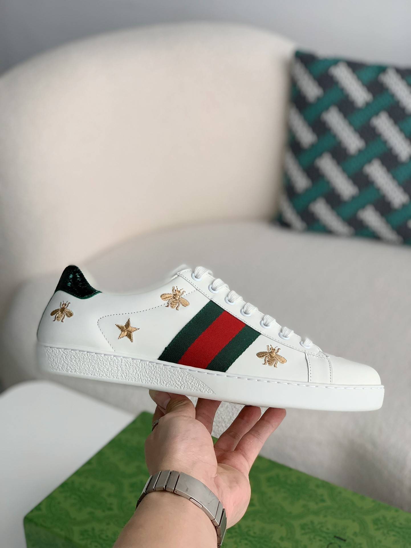 GU*ISneakers