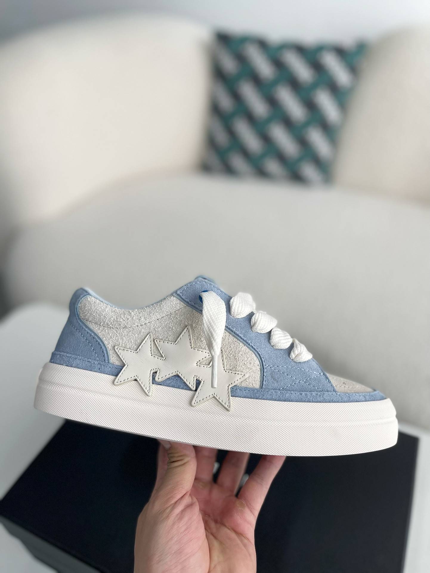 A*RI Sneakers