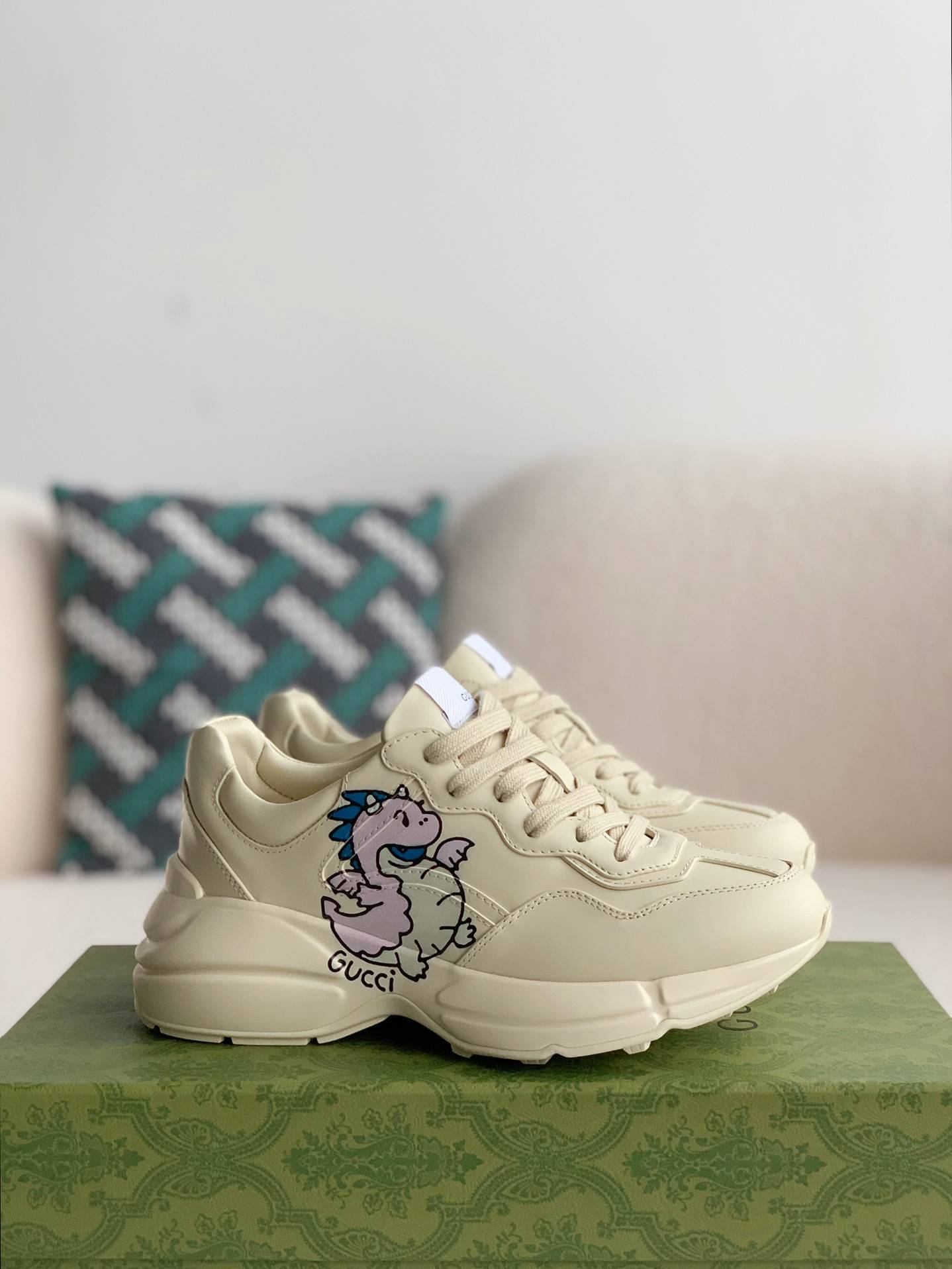 GU*IRetro Clunky Sneaker
