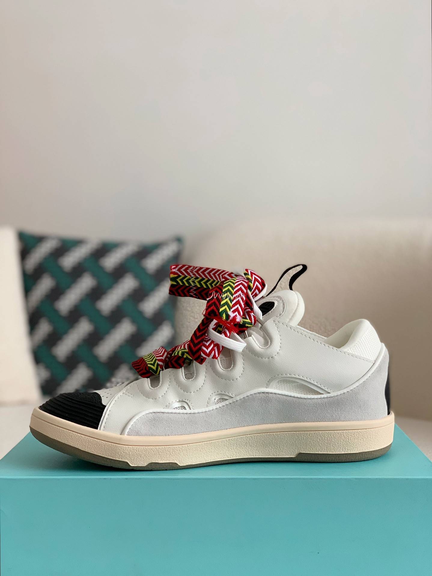 LA*N Sneaker
