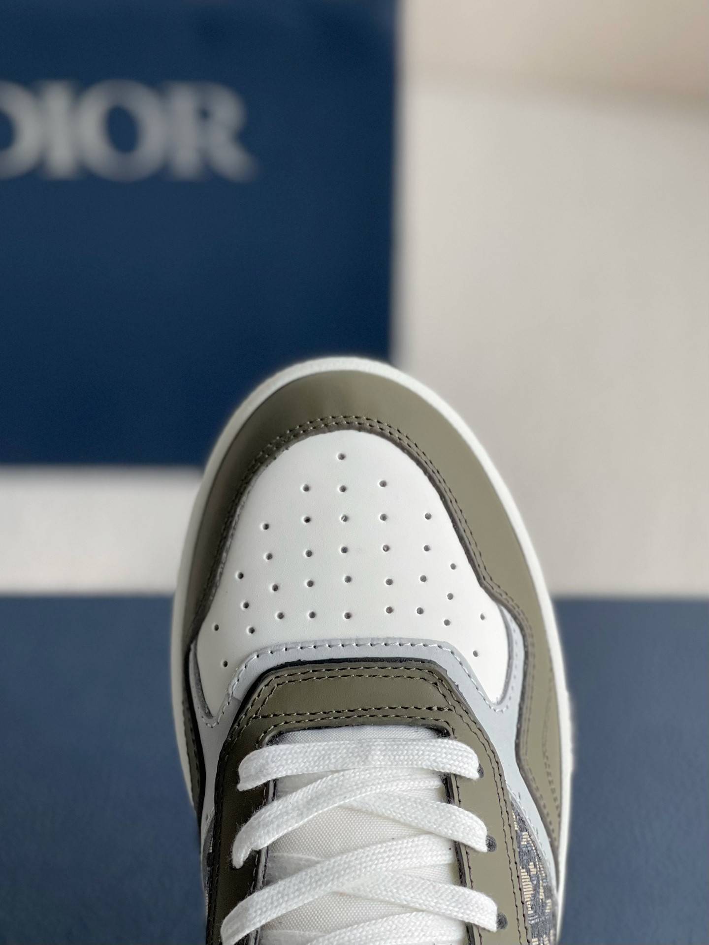 D*OR HIGH LEVEL B27 Sneaker