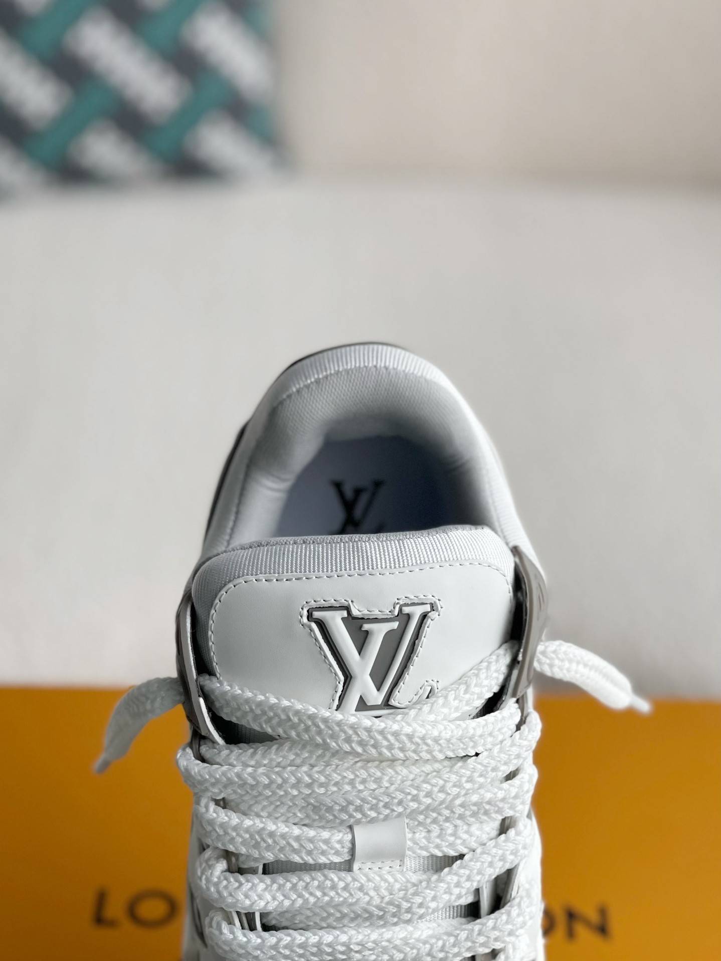 L*V TRAINER MAXI  SNEAKERS