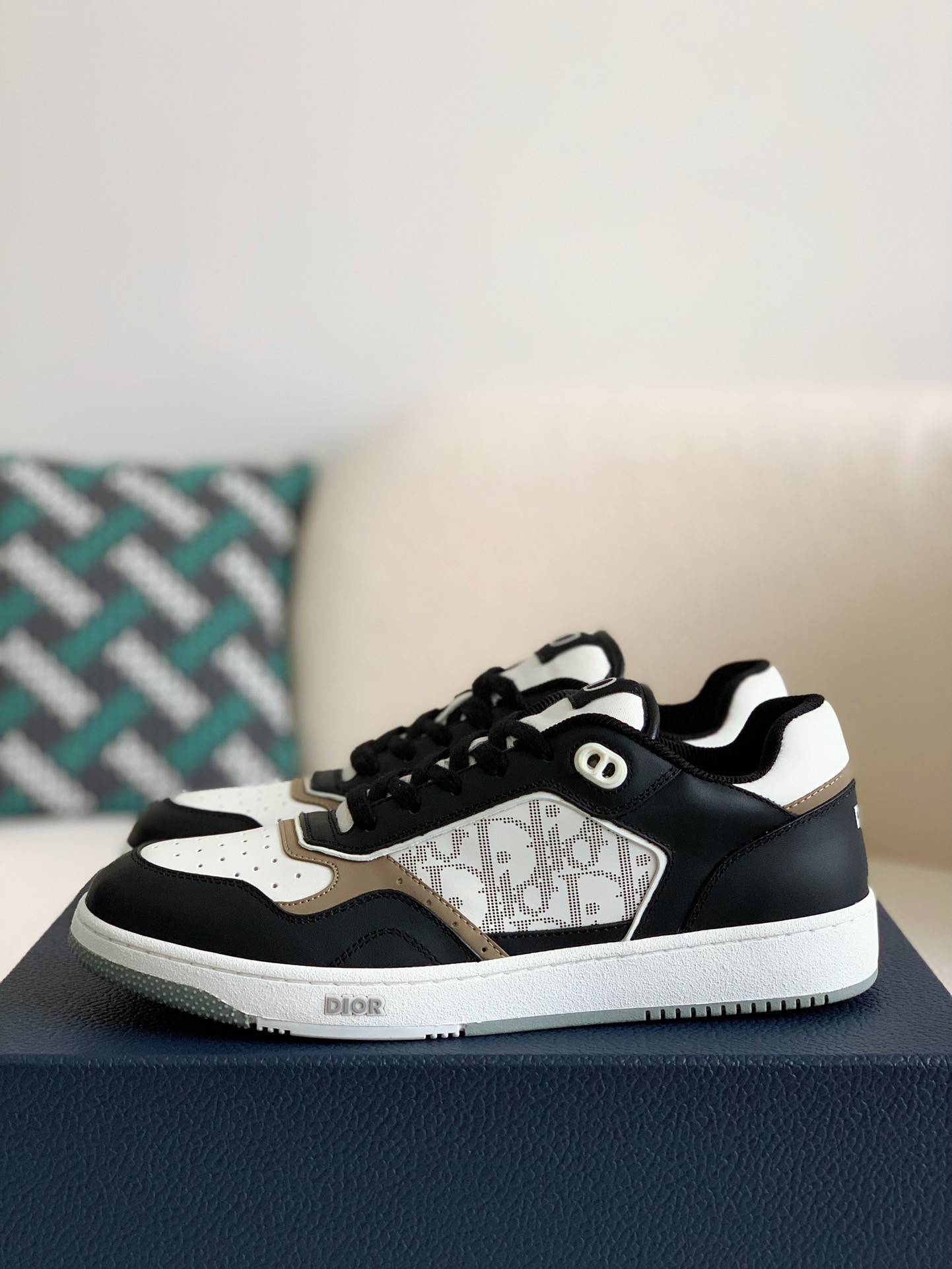 D*OR LEVEL B27 Sneaker