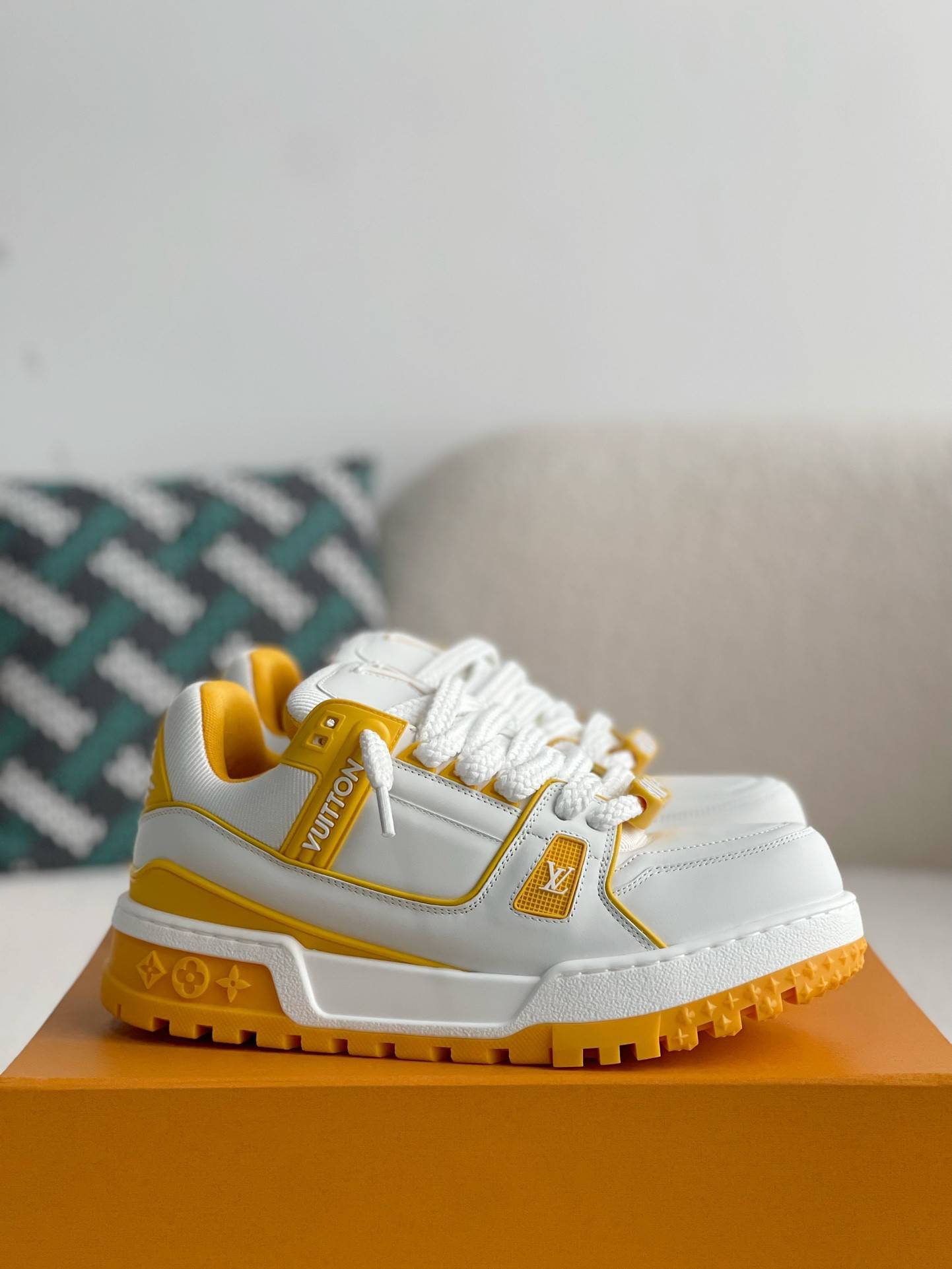 L*V TRAINER MAXI SNEAKERS