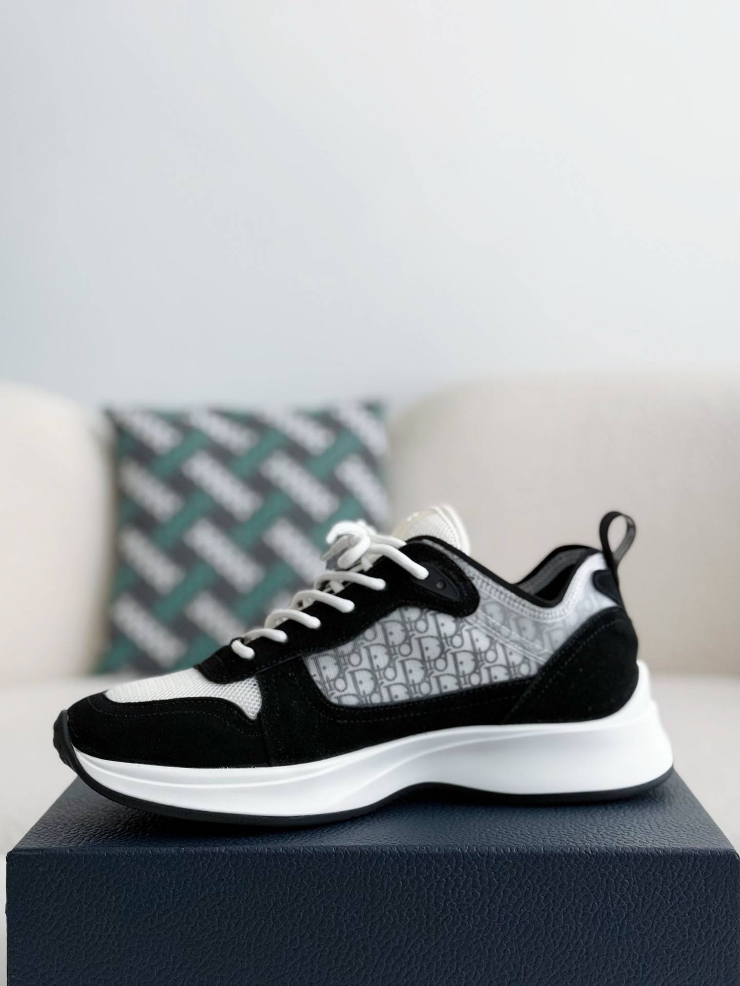D*OR B25 Sneakers