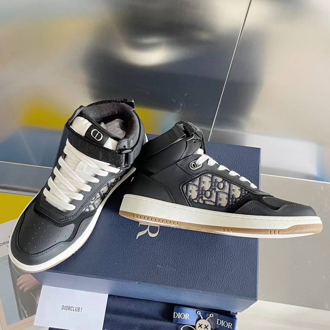 D*OR HIGH LEVEL B27 Sneaker