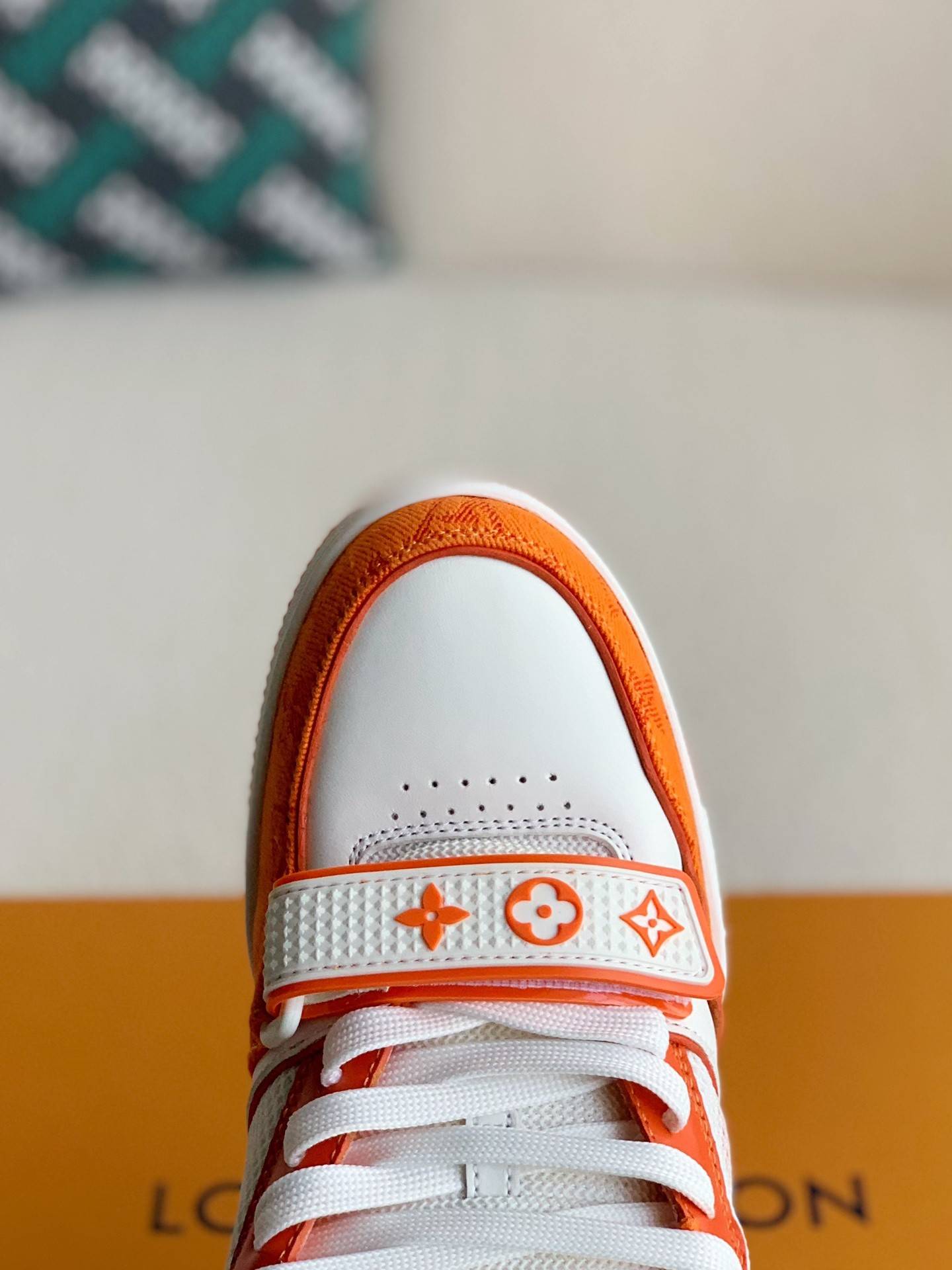 L*V Trainer Sneakers Top quality