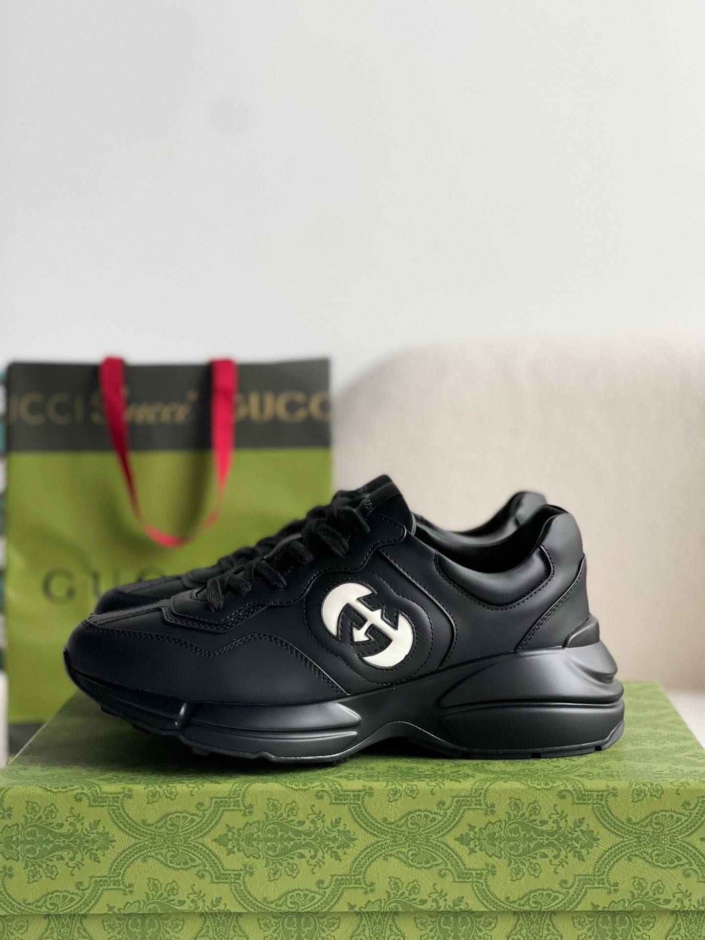 GU*IRetro Clunky Sneaker