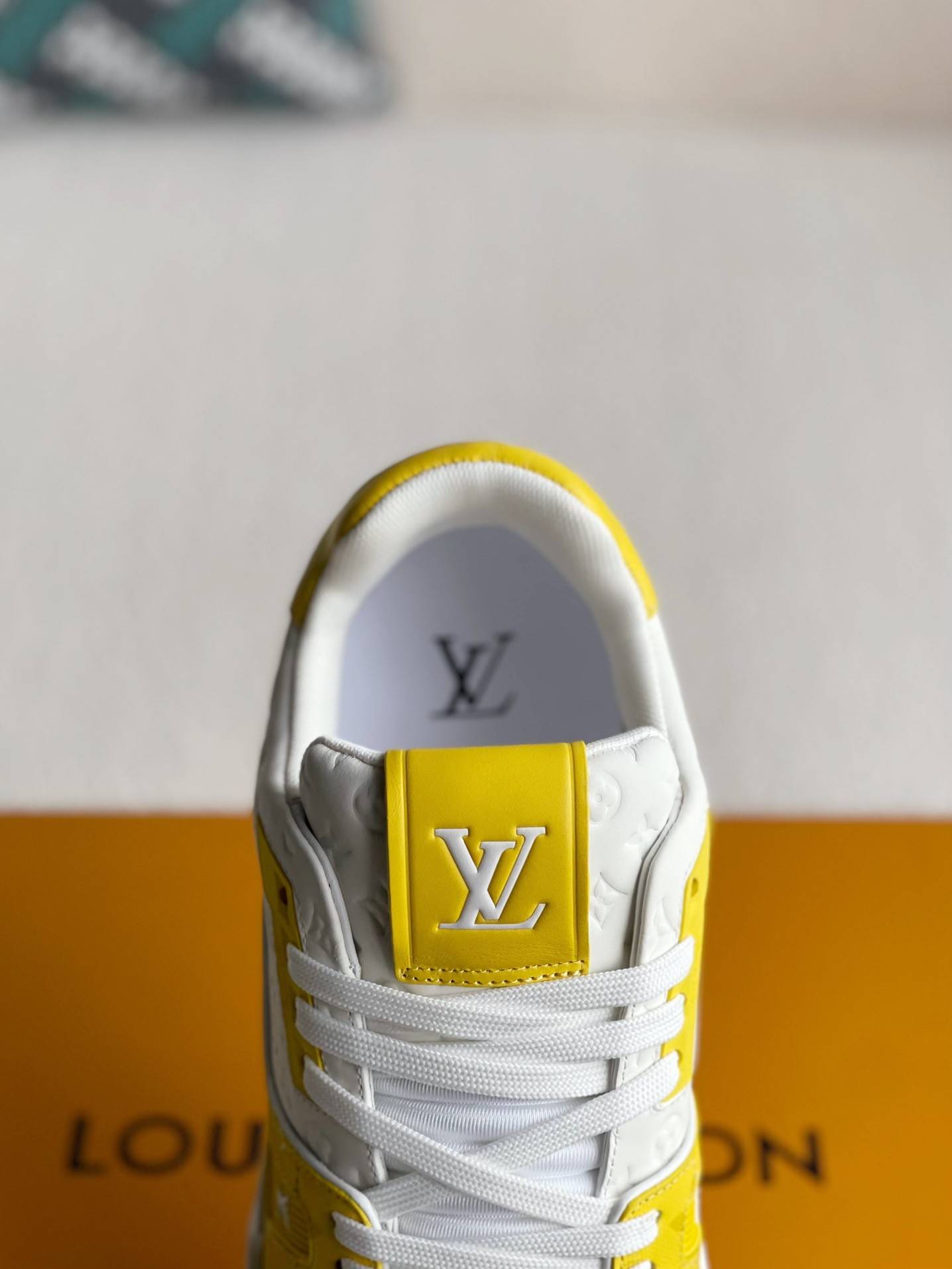 L*V TRAINER 1A98UX Sneakers Fall/Winter