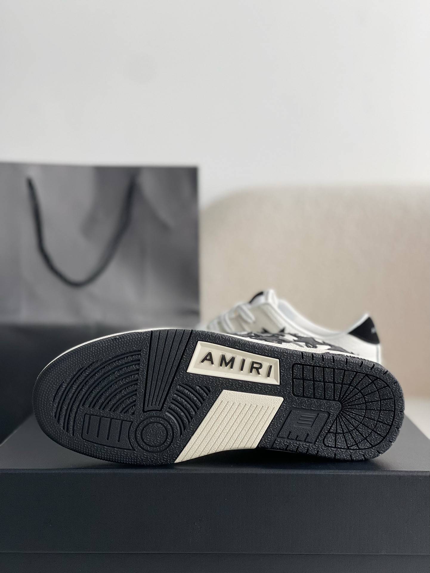 A*RI Sneakers