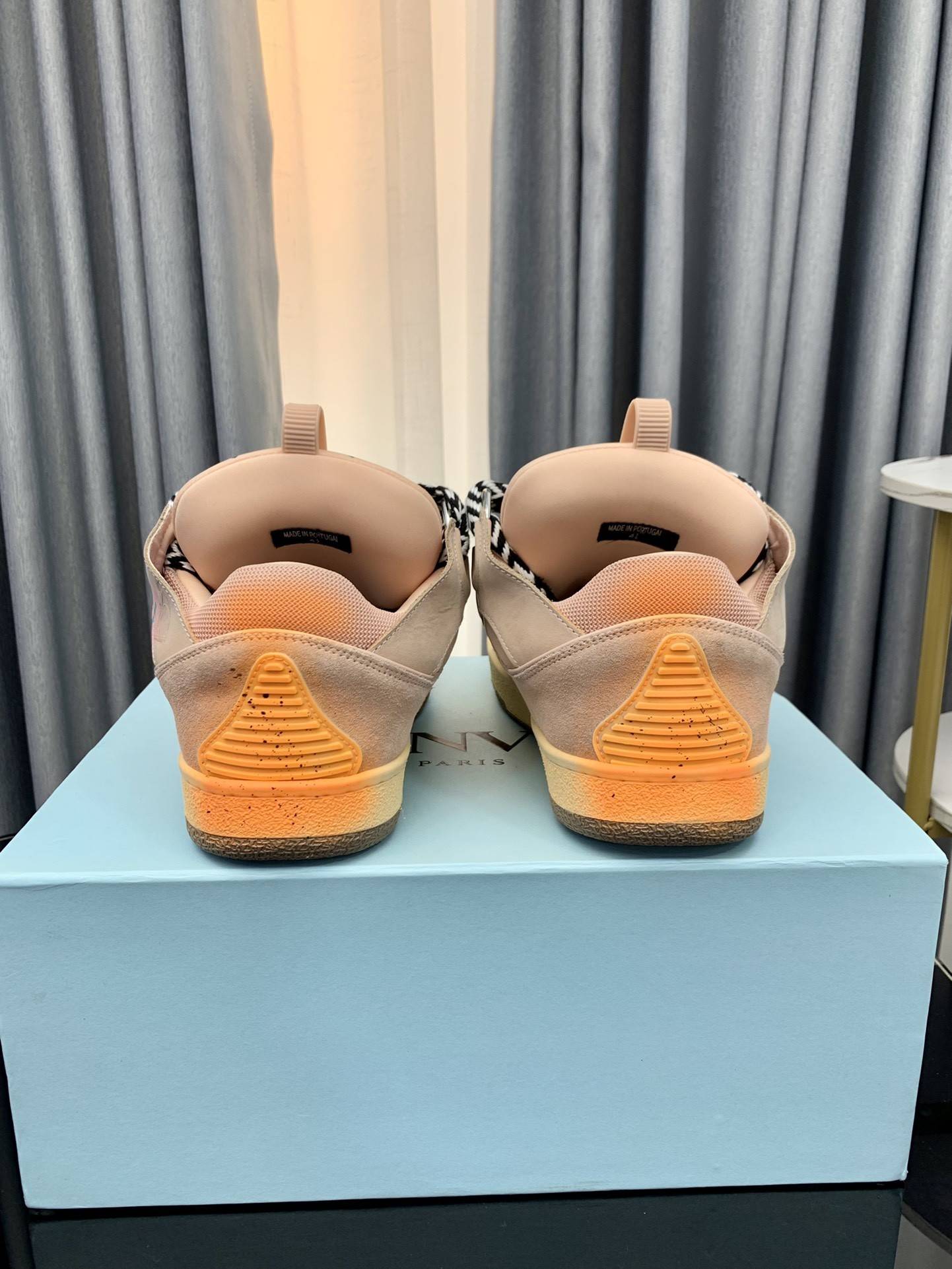 LA*N Sneaker