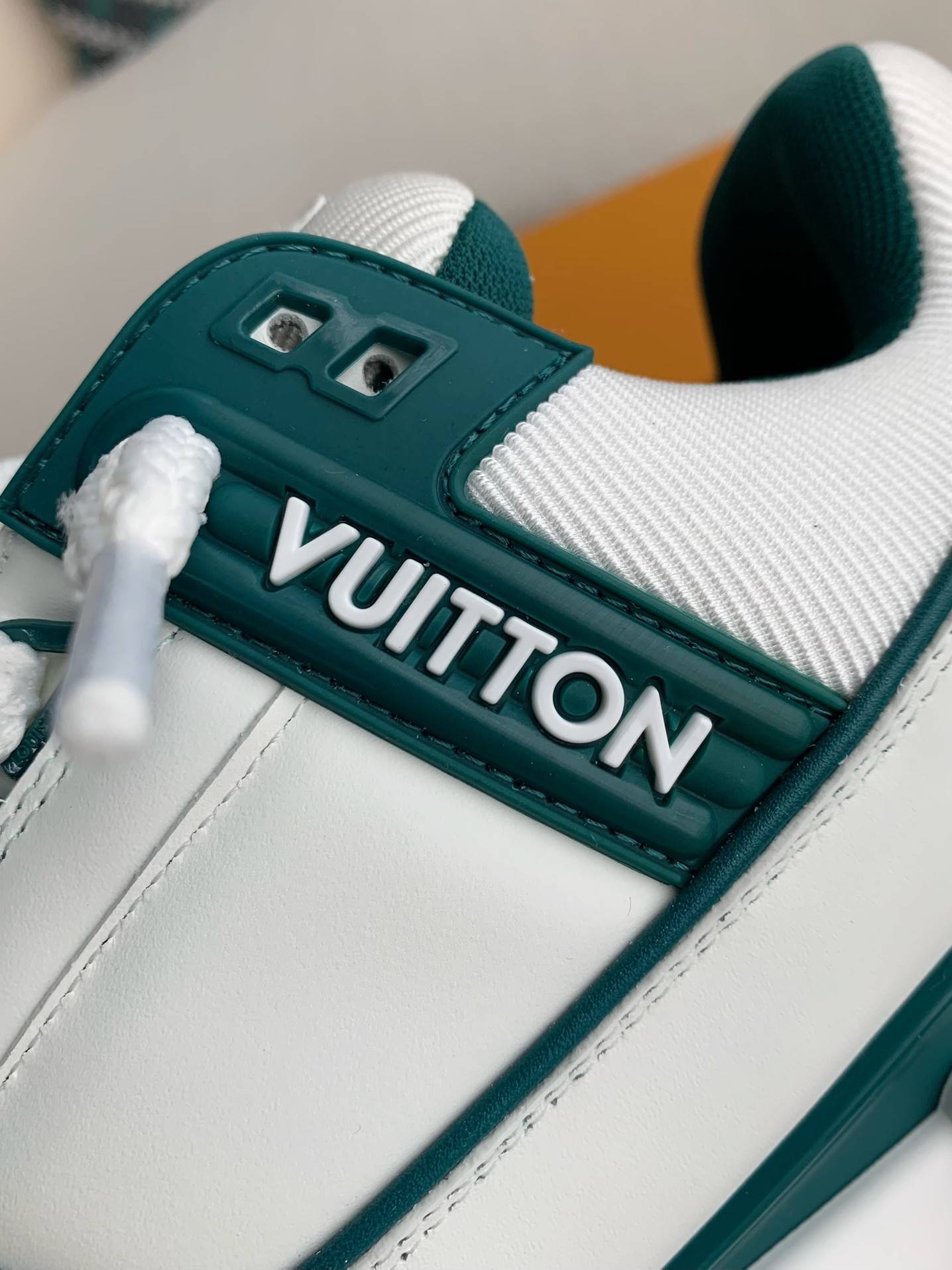 L*V TRAINER MAXI  SNEAKERS