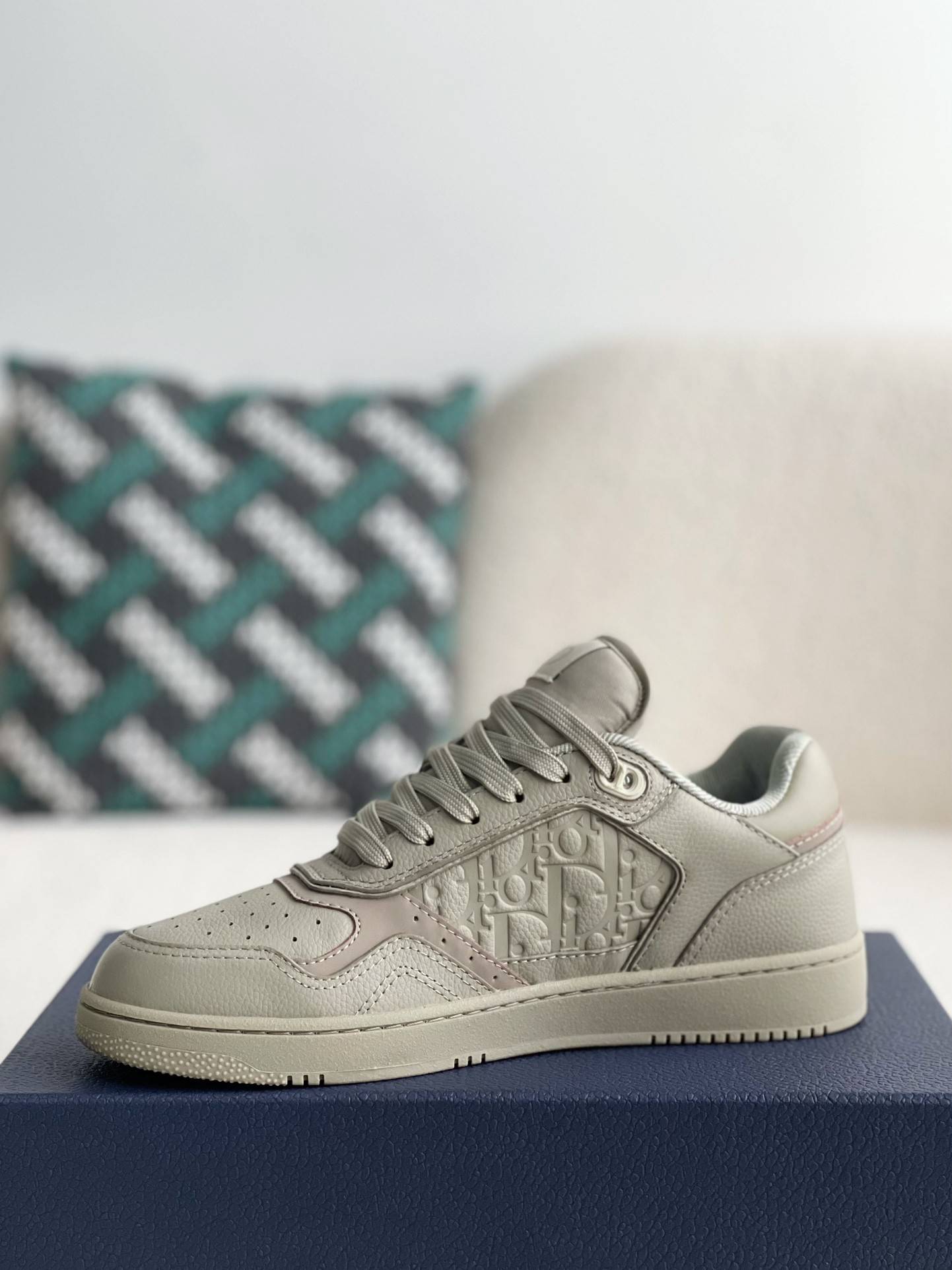 D*OR New B27 Sneaker