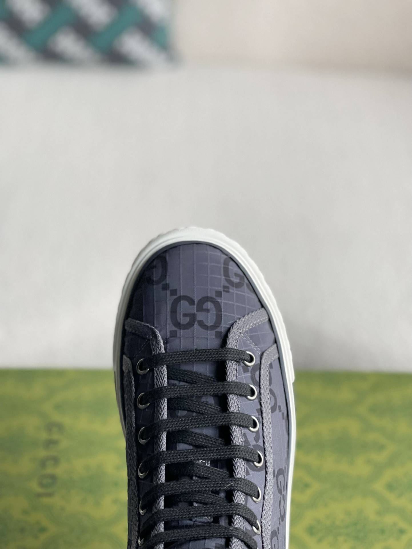 GU*IHigh-top shoes