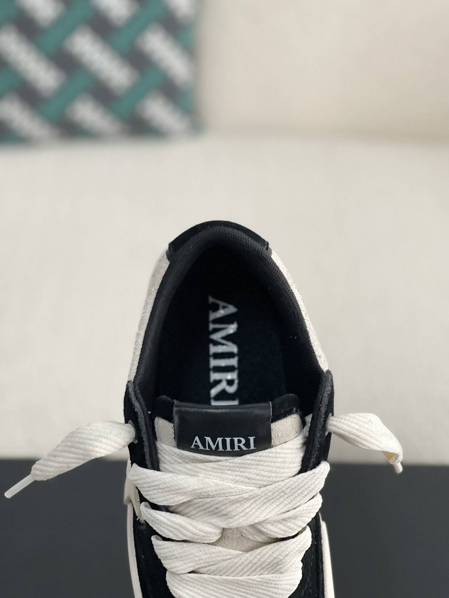 A*RI Sneakers