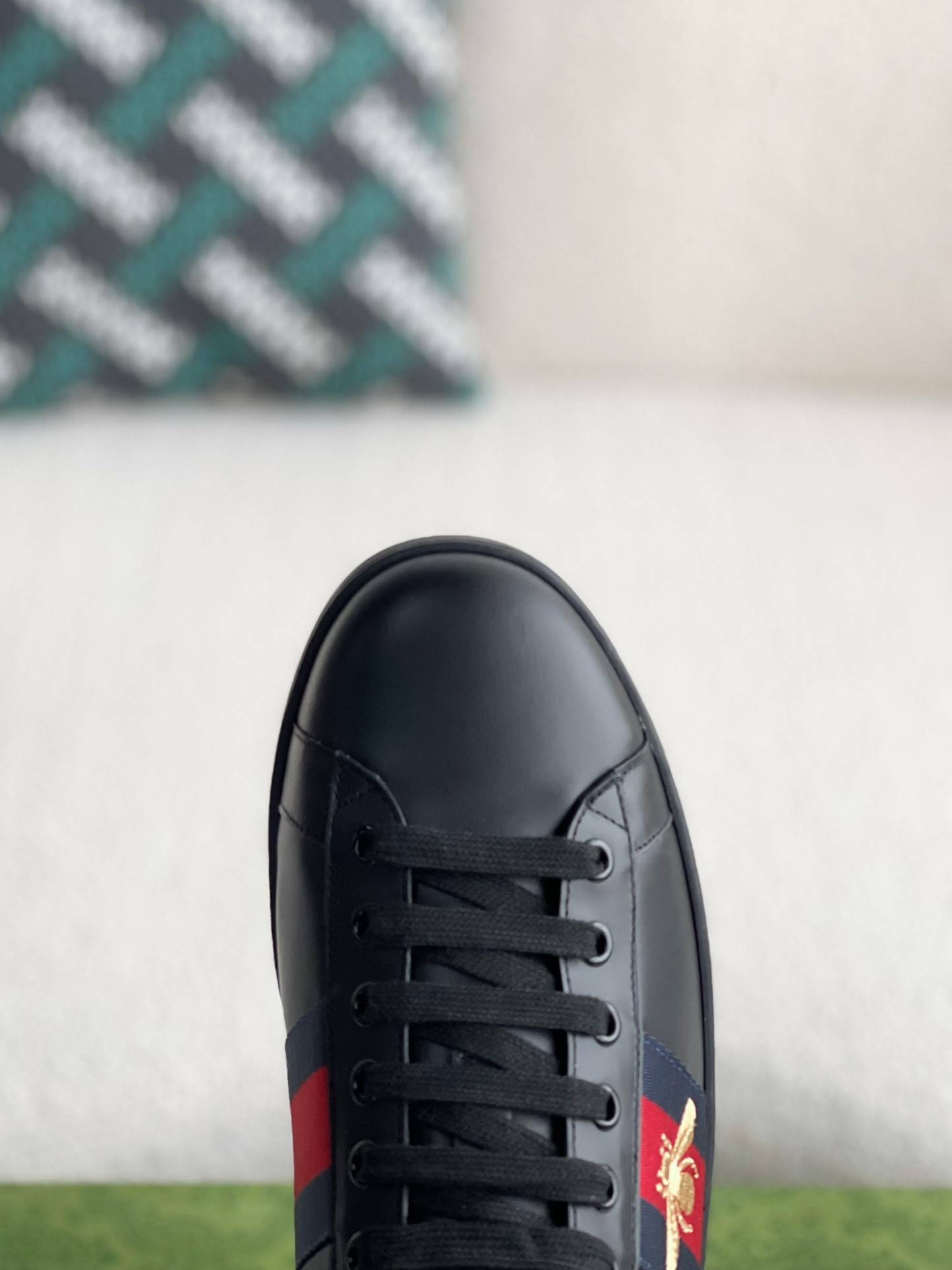 GU*ISneakers