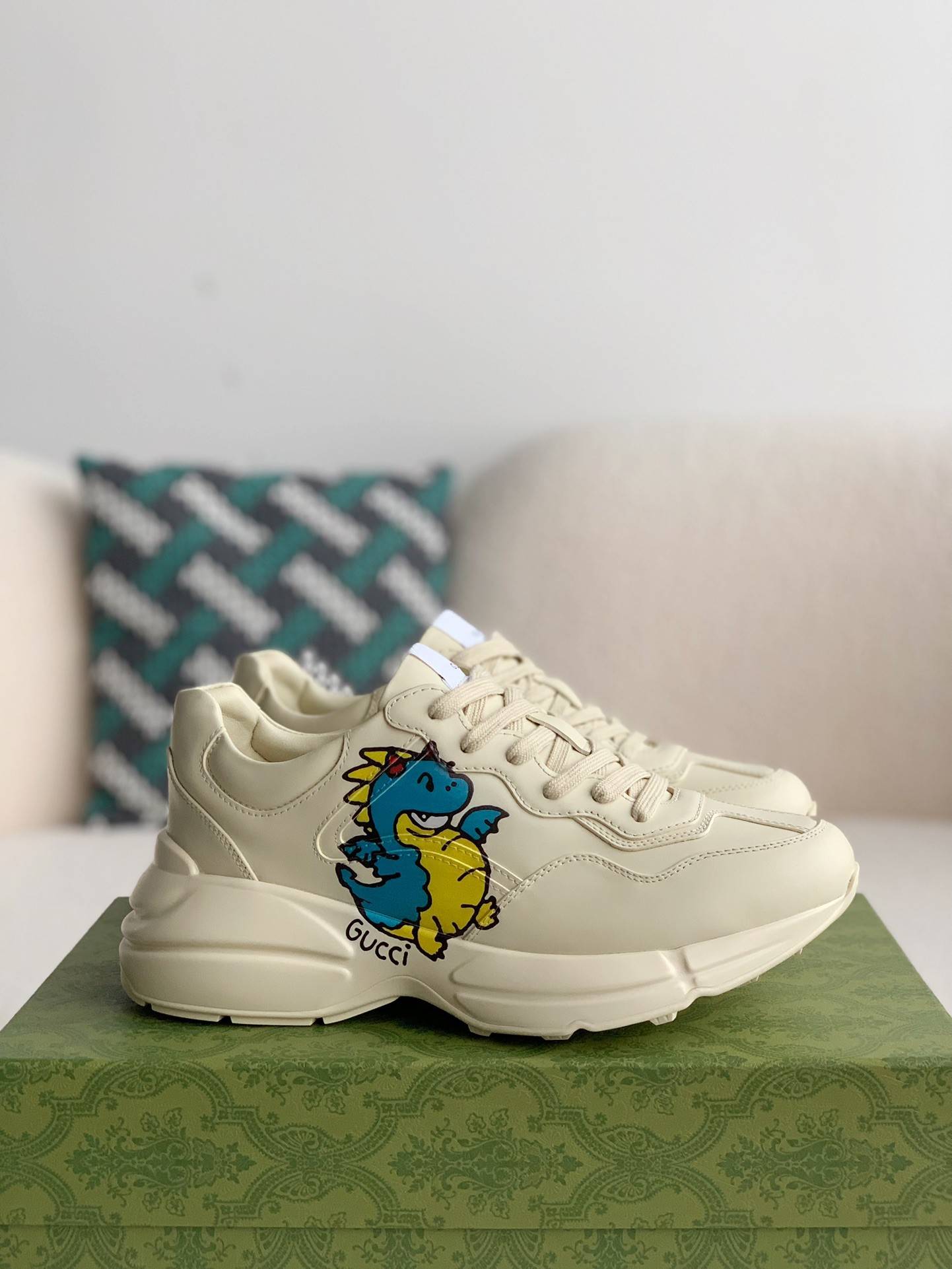 GU*IRetro Clunky Sneaker