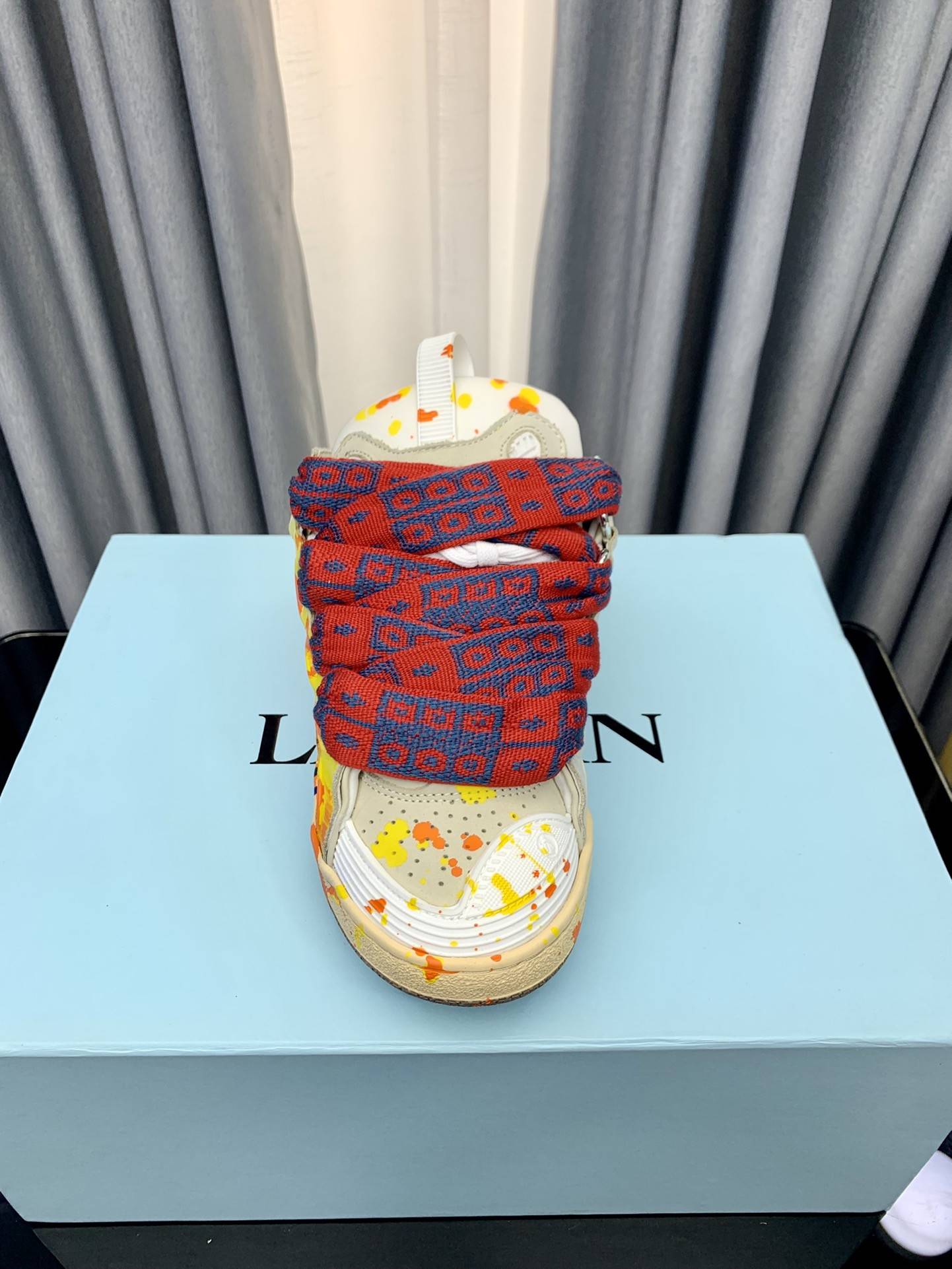 LA*N Sneaker