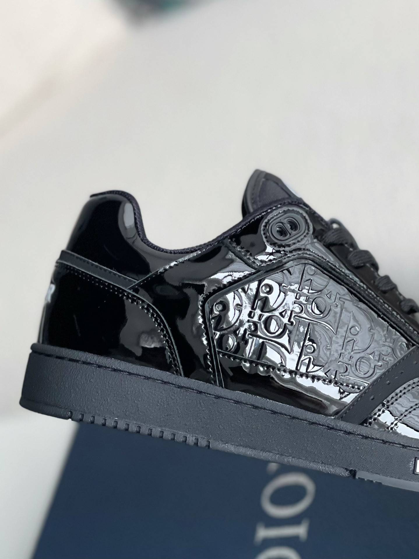 D*OR HIGH LEVEL B27 Sneaker