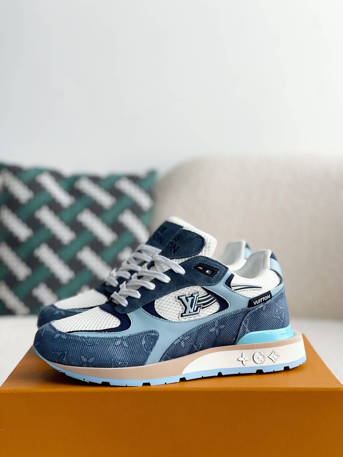 L*V Low-top running shoes