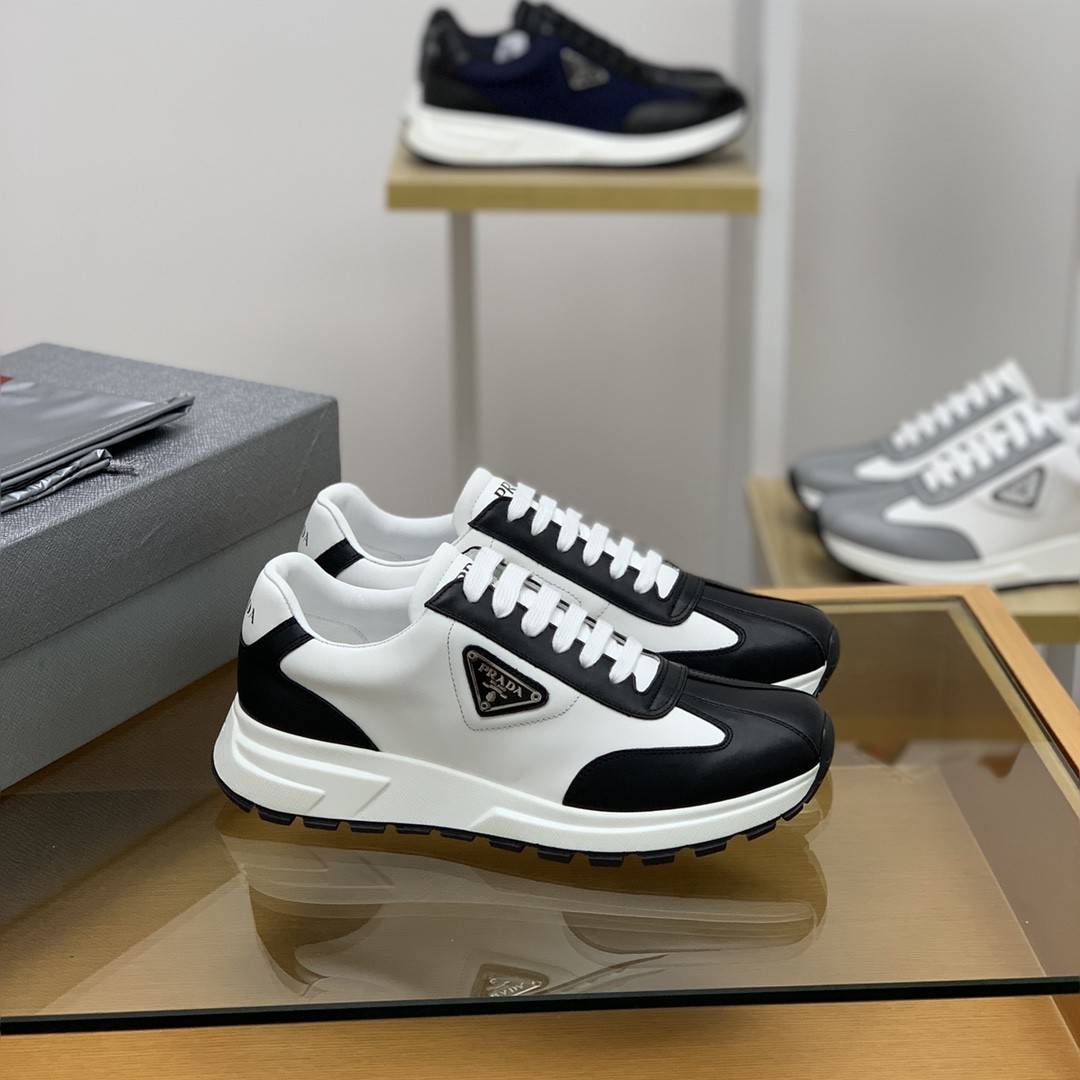 P*DA Sneakers