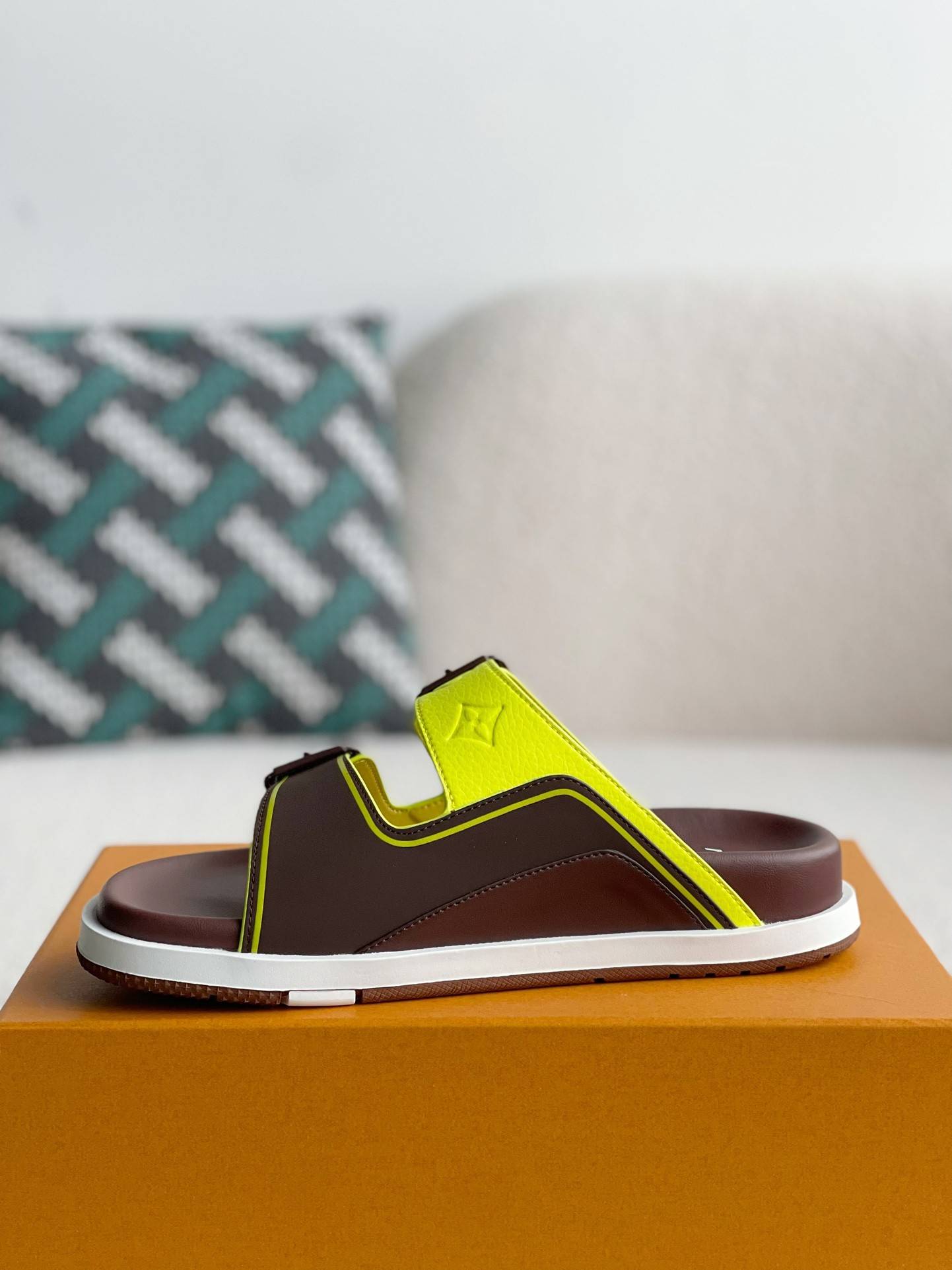 L*V MAN SLIPPERS