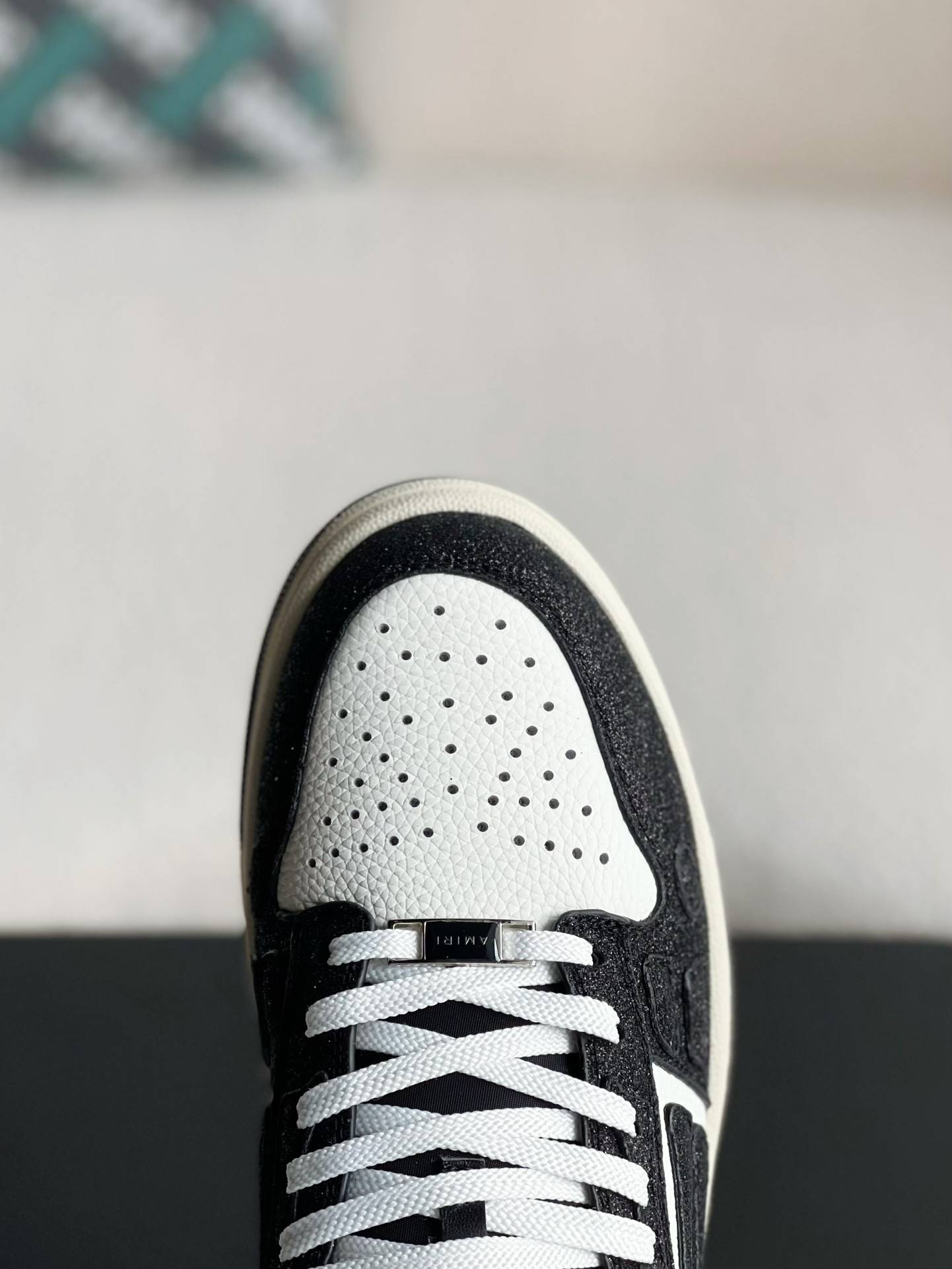 A*RI Sneakers